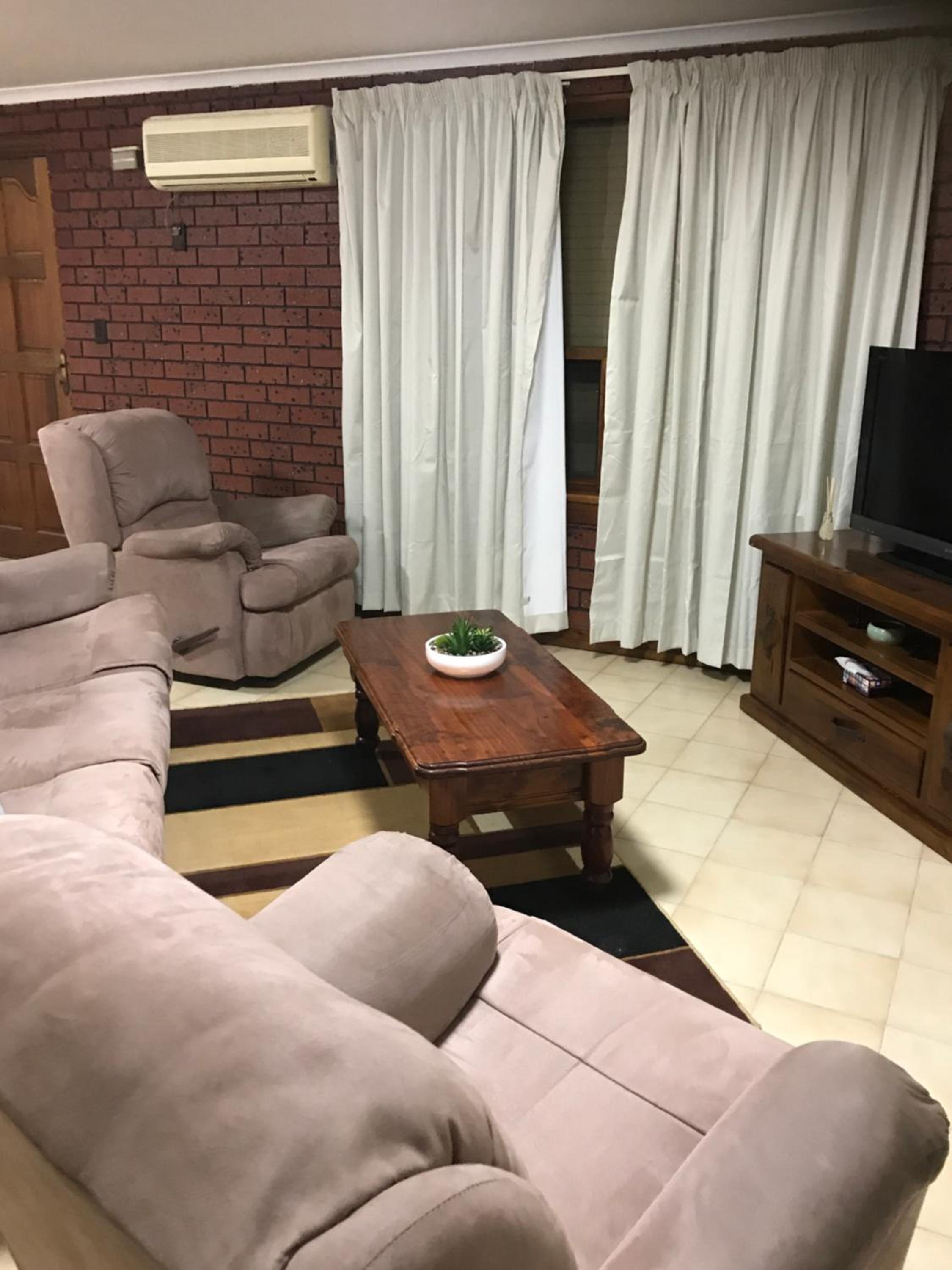 Two-Bedroom House photo 3