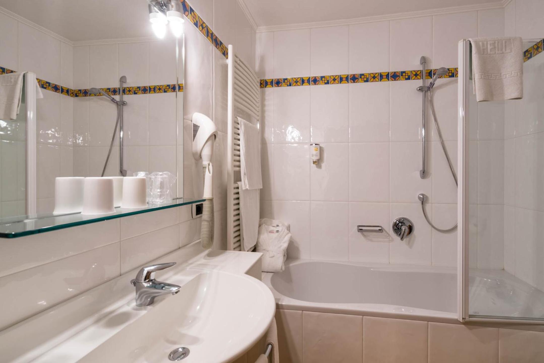 Large Double or Twin Room photo 3