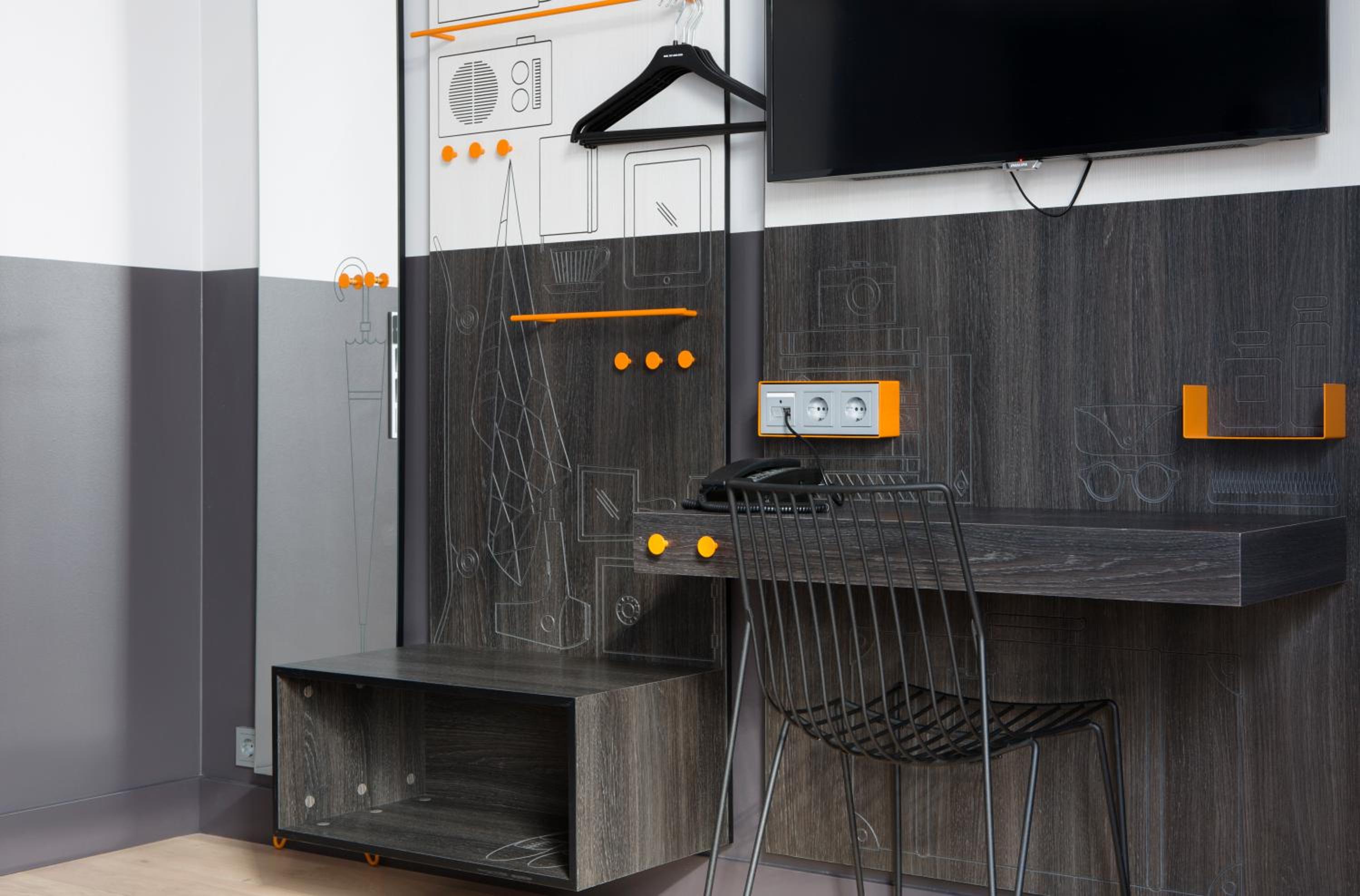 Standard Double or Twin Room thumbnail 5