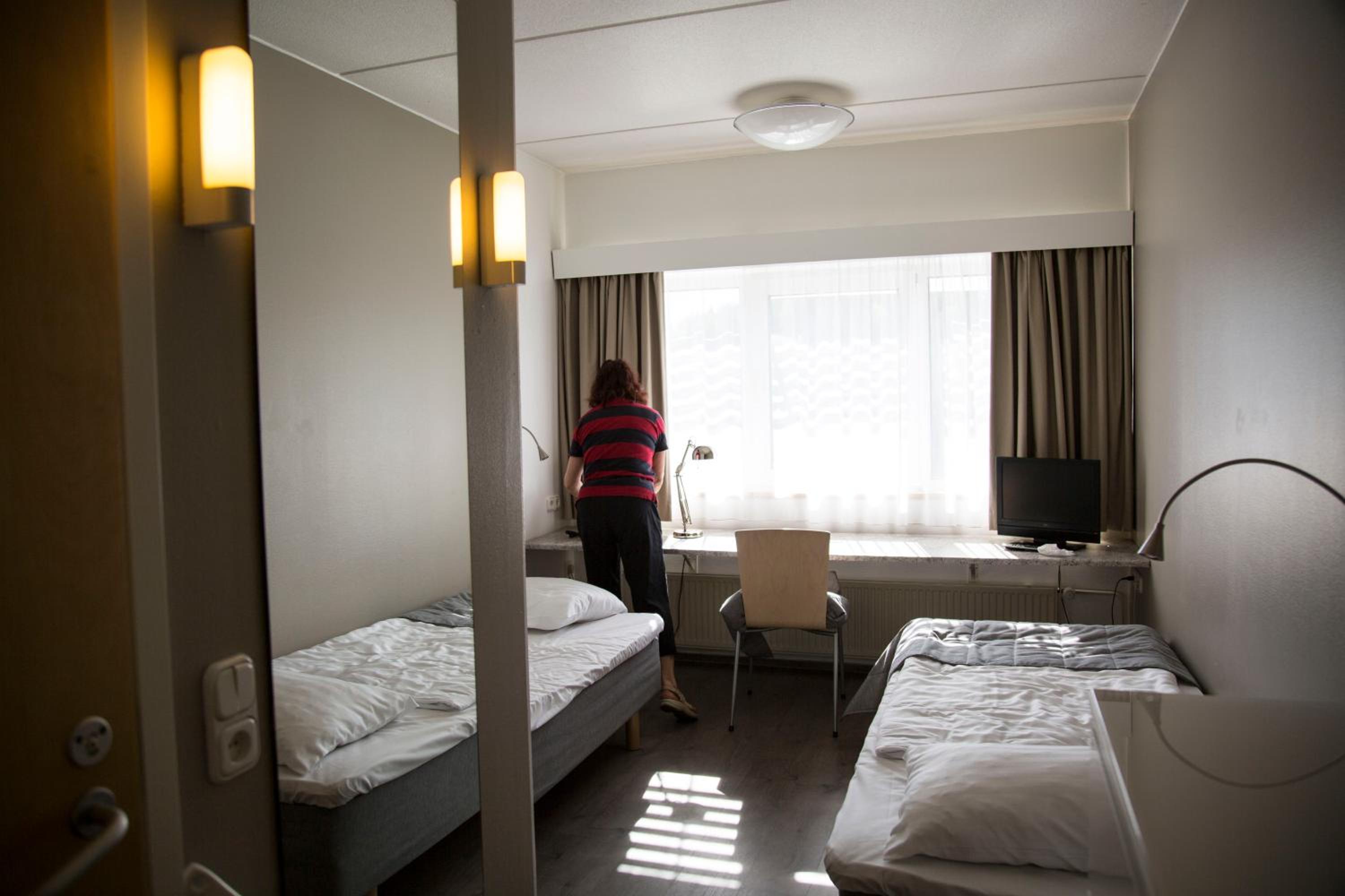 Standard Twin Room - Photo 5