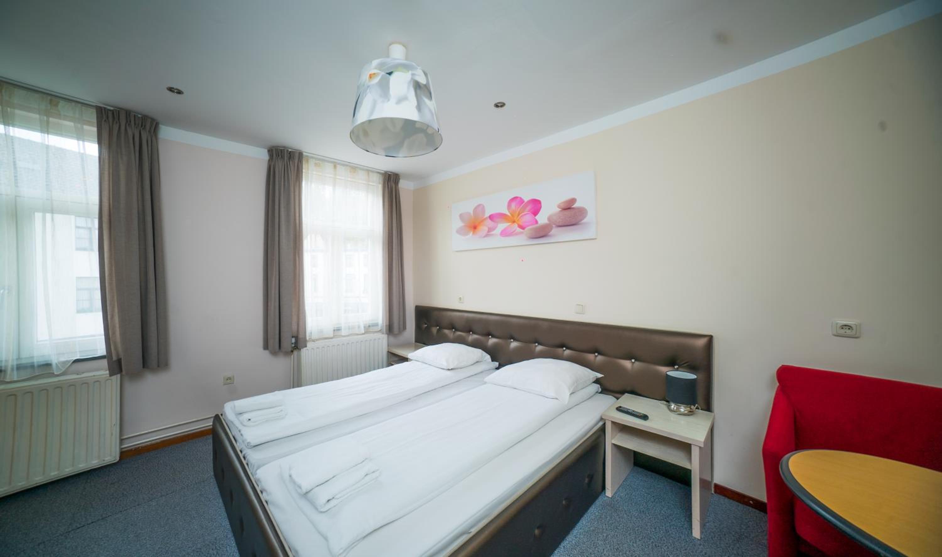 Double Room - Photo 6