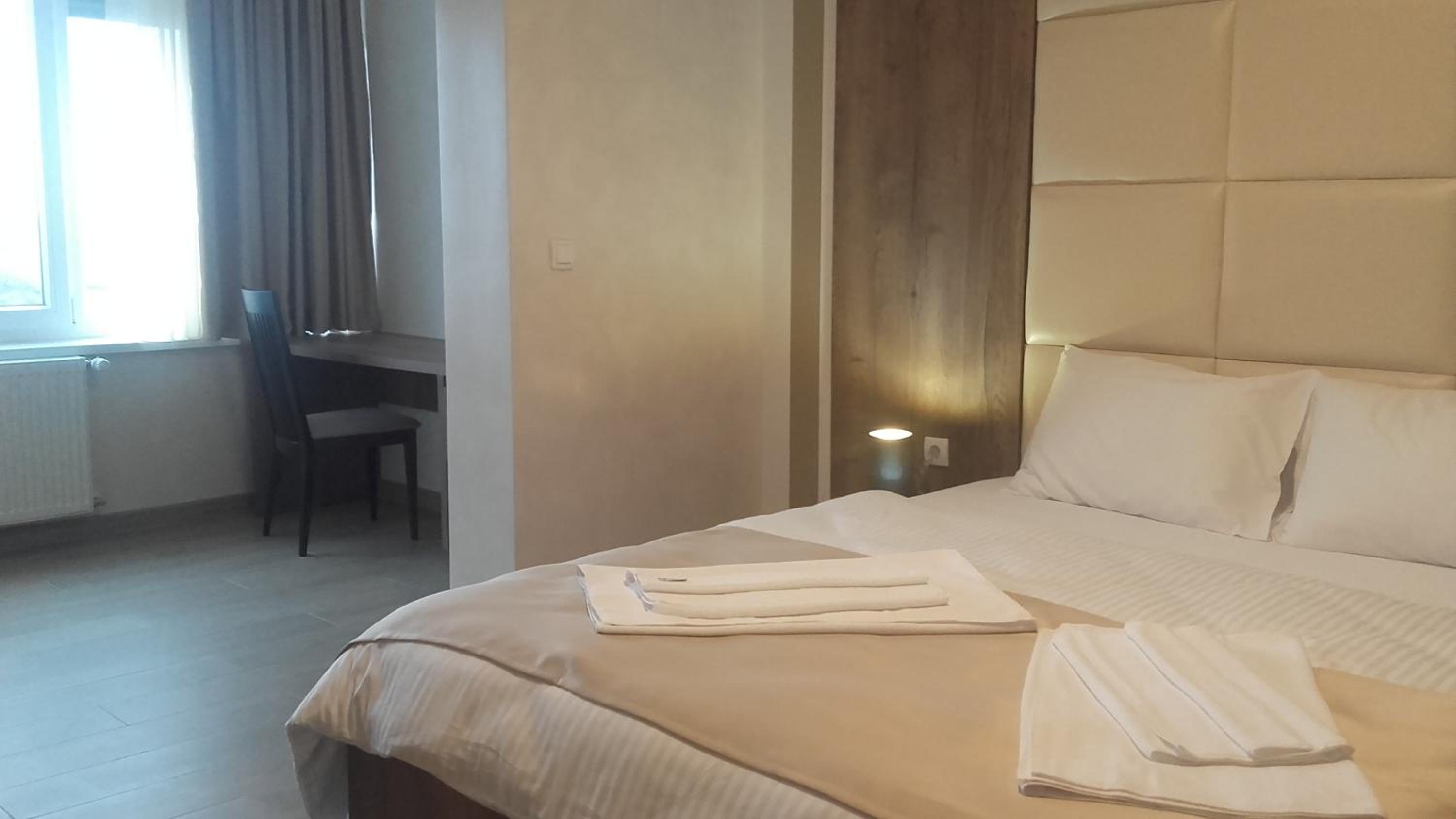 Deluxe Double Room with Extra Bed photo 1
