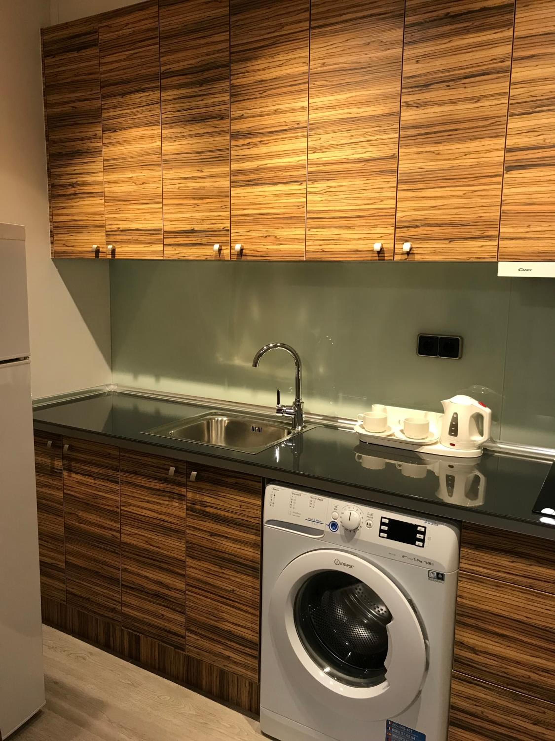 One-Bedroom Apartment - Photo 2