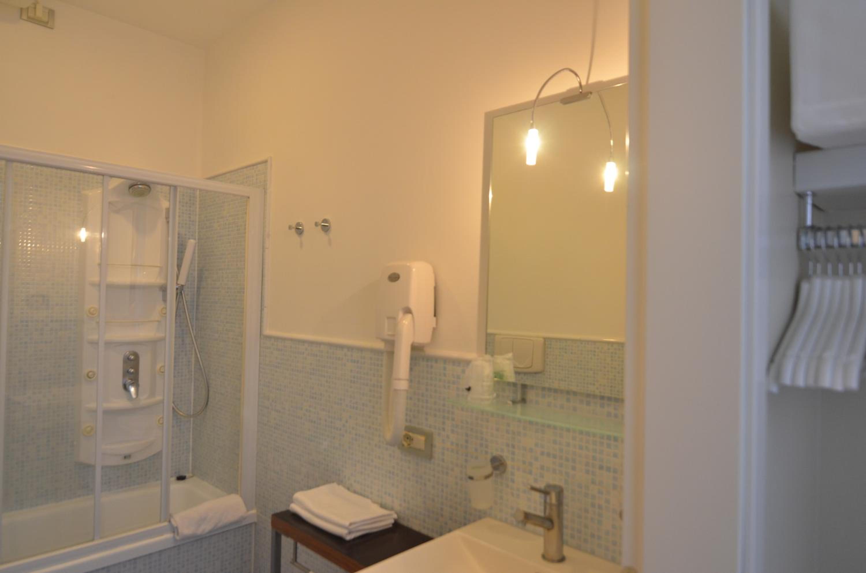 Superior Double or Twin Room photo 3