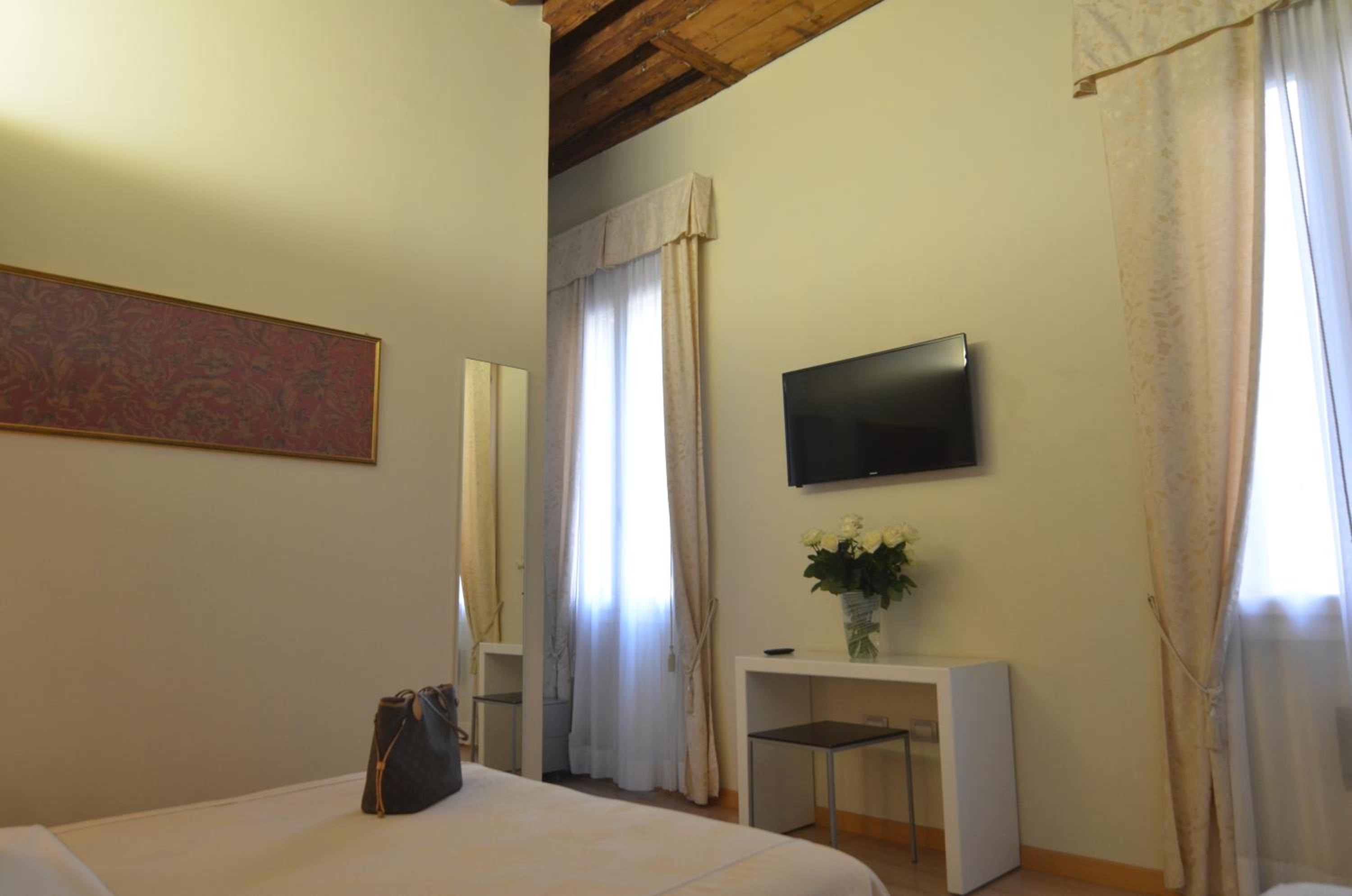 Superior Double or Twin Room photo 1