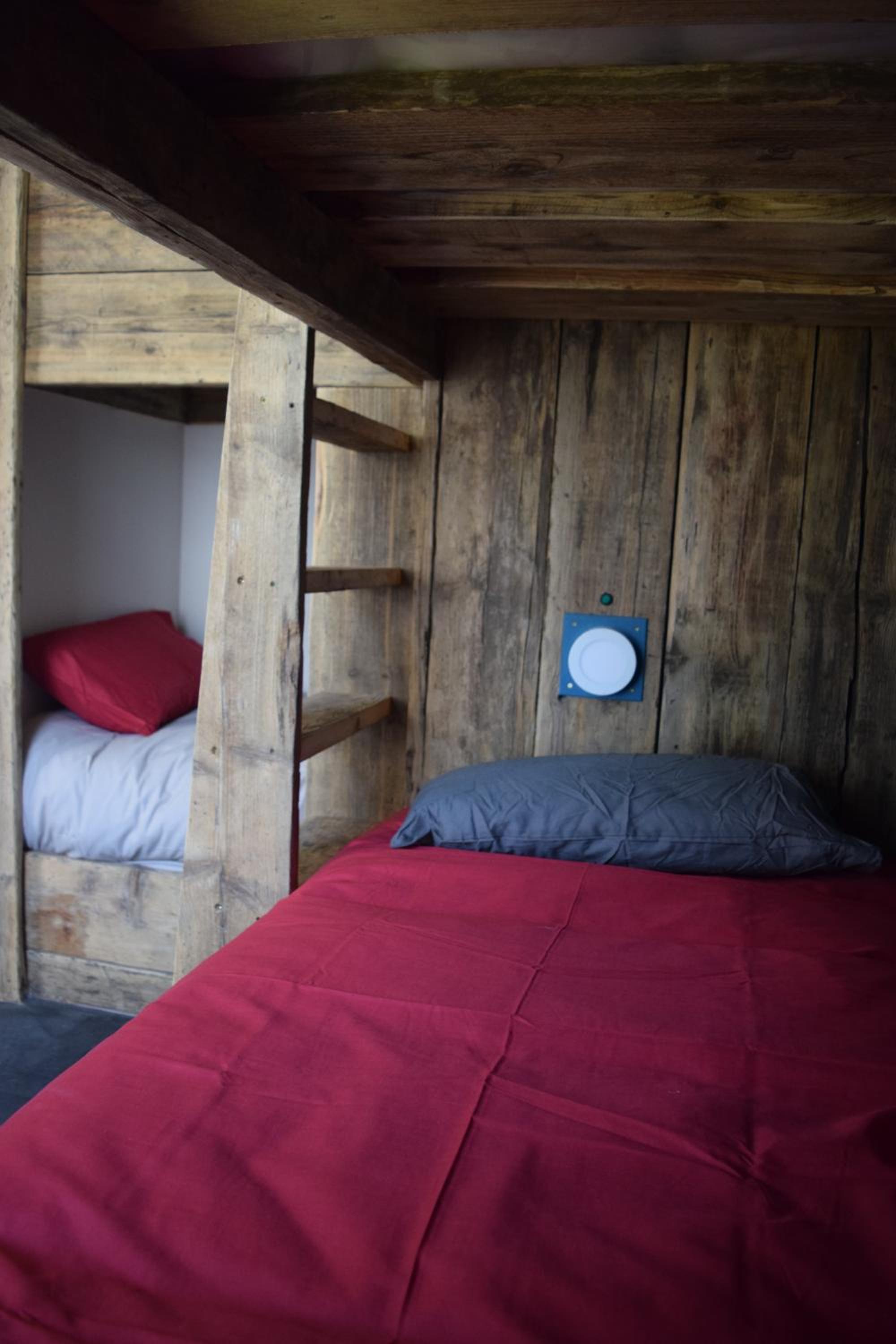 Bed in 8-Bed Mixed Dormitory Room - Room 2 photo 2