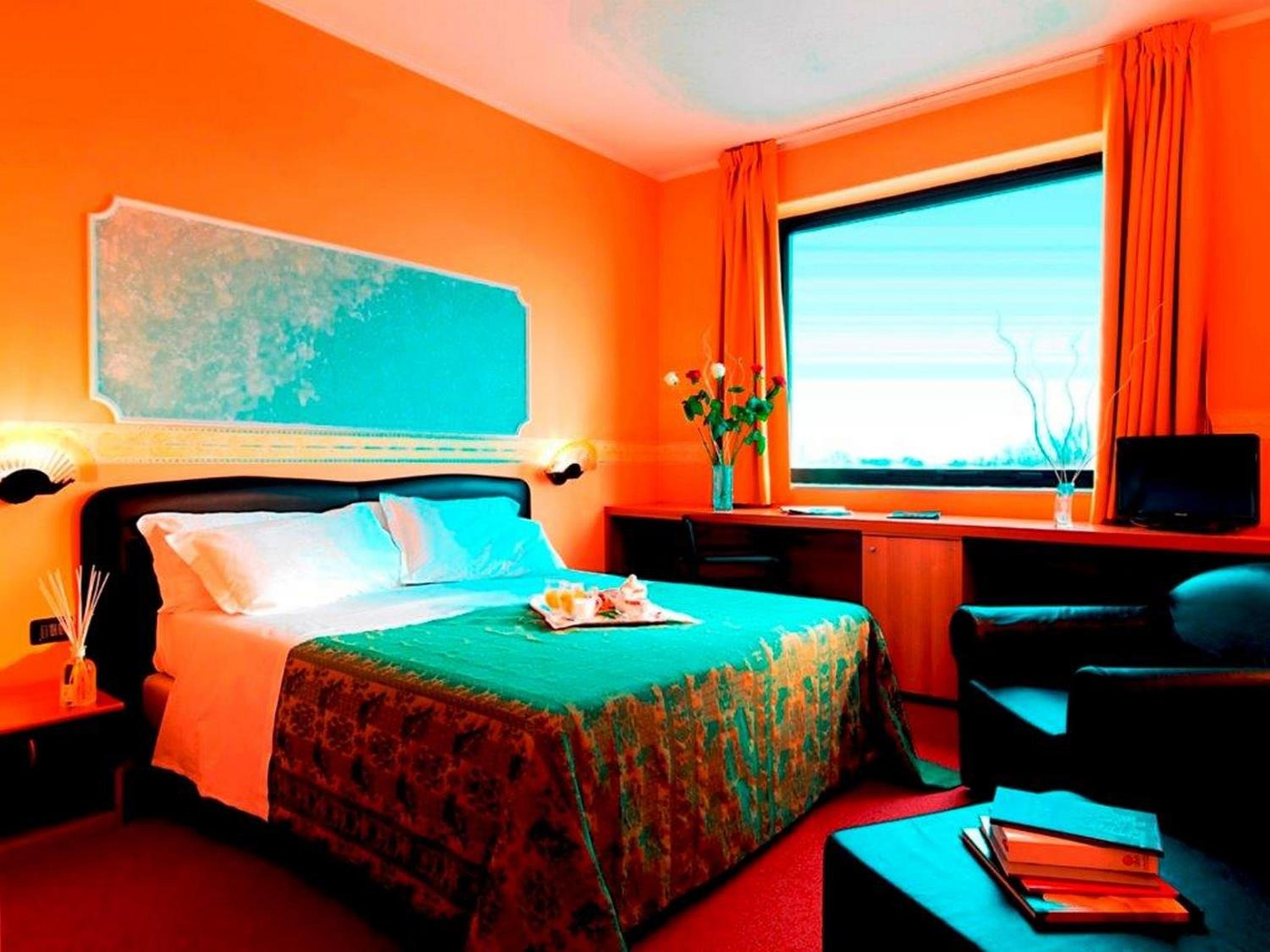 Basic Double or Twin Room - Photo 3