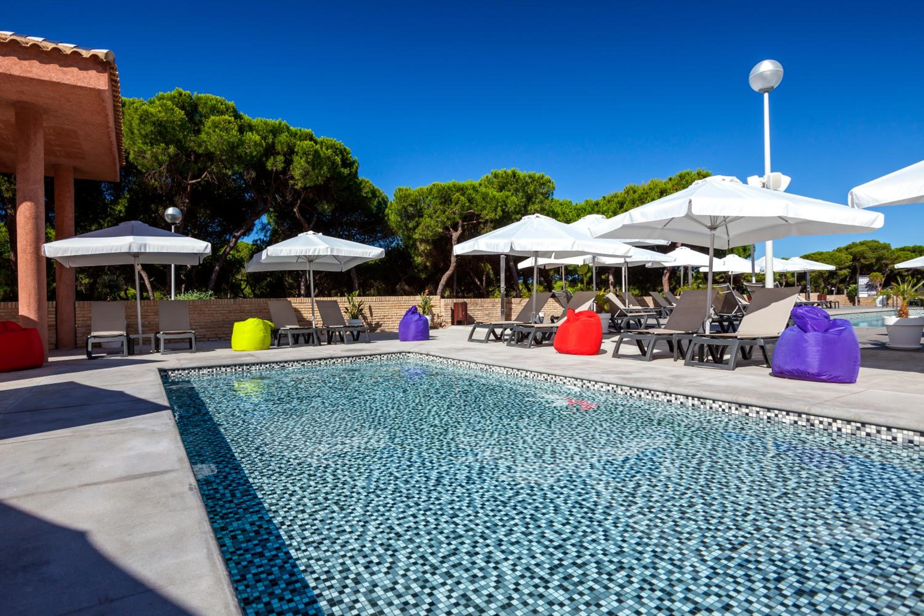 Superior Double Room with Premium Services and Free Spa Access (2 Adults + 2 Children) - Photo 4