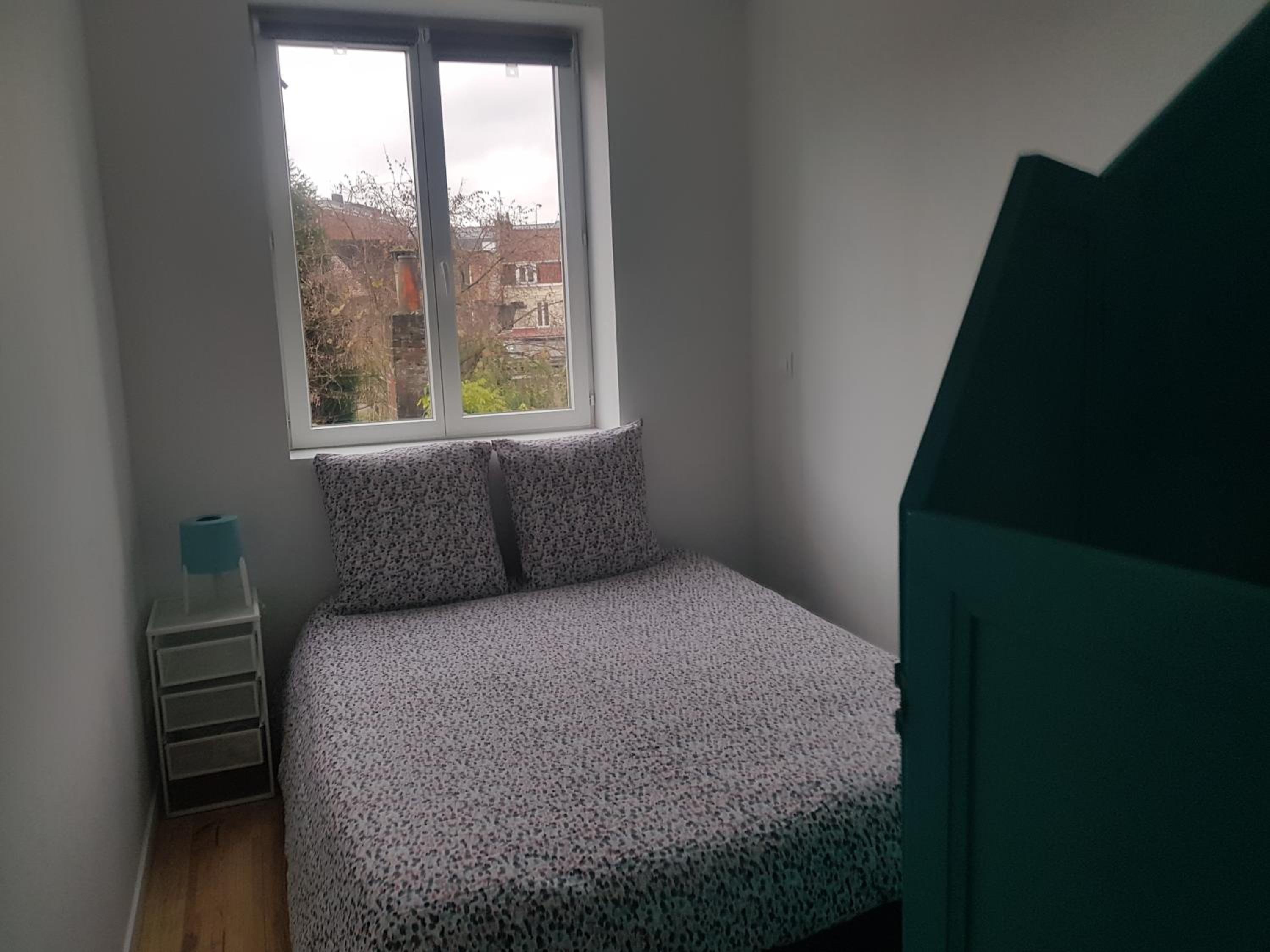 Studio Apartment - Photo 2