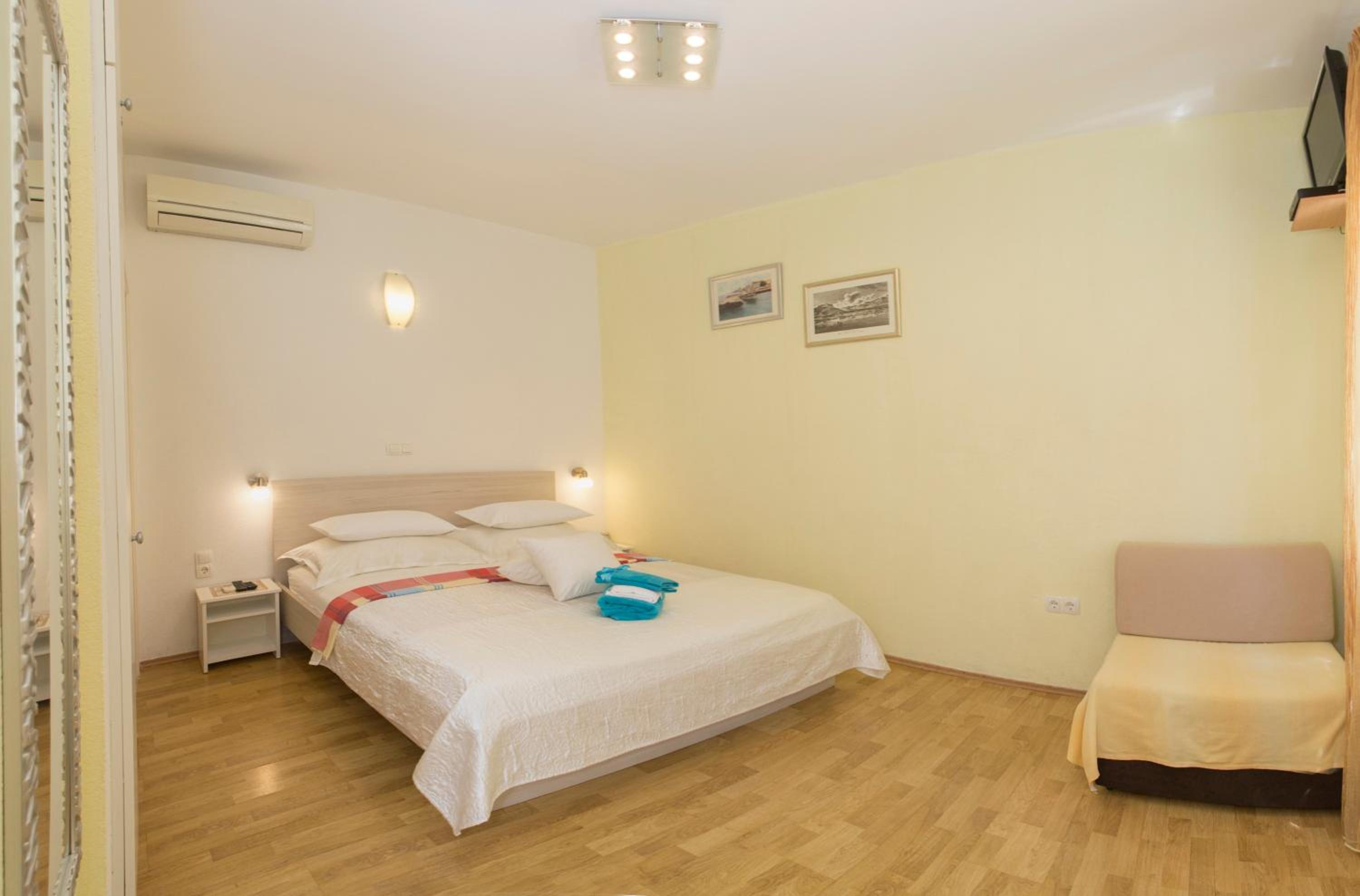Comfort double room shared terrace photo 2