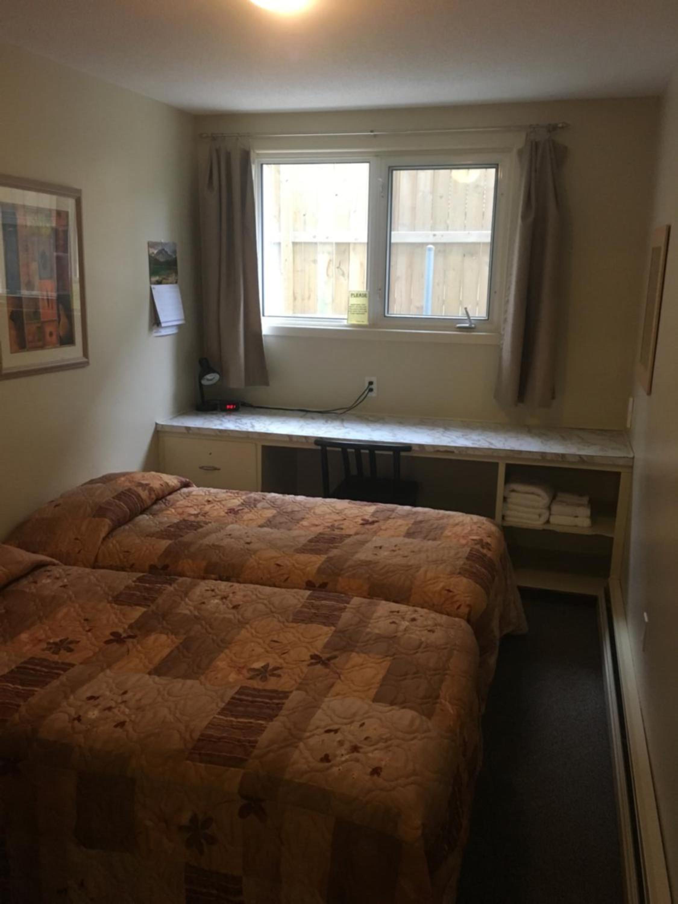 Twin Room with Shared Bathroom photo 3