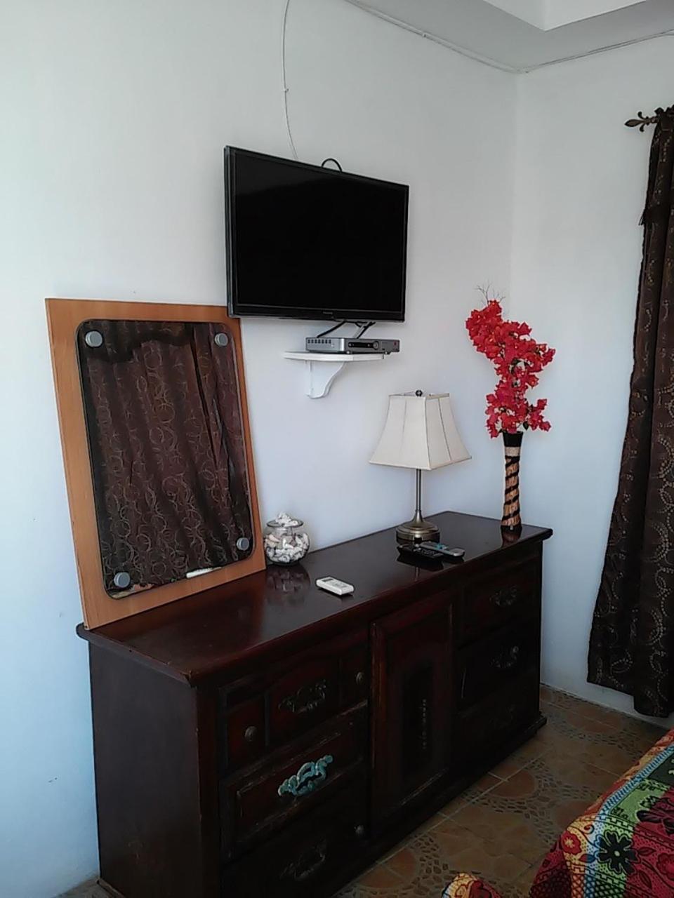 Standard Room with Two Double Beds photo 2