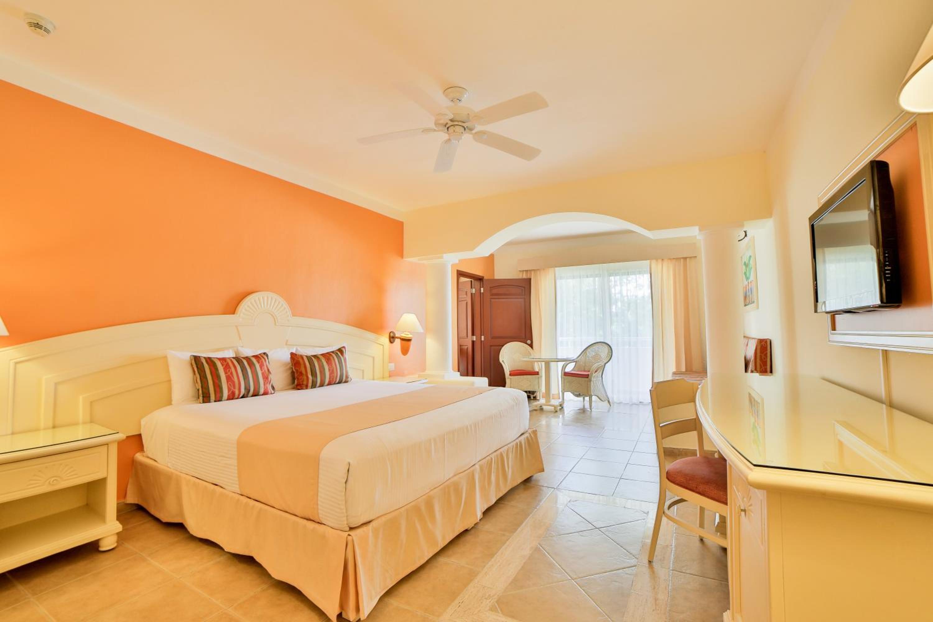 Junior Suite Superior (3 Adults + 1 Child) - Photo 3