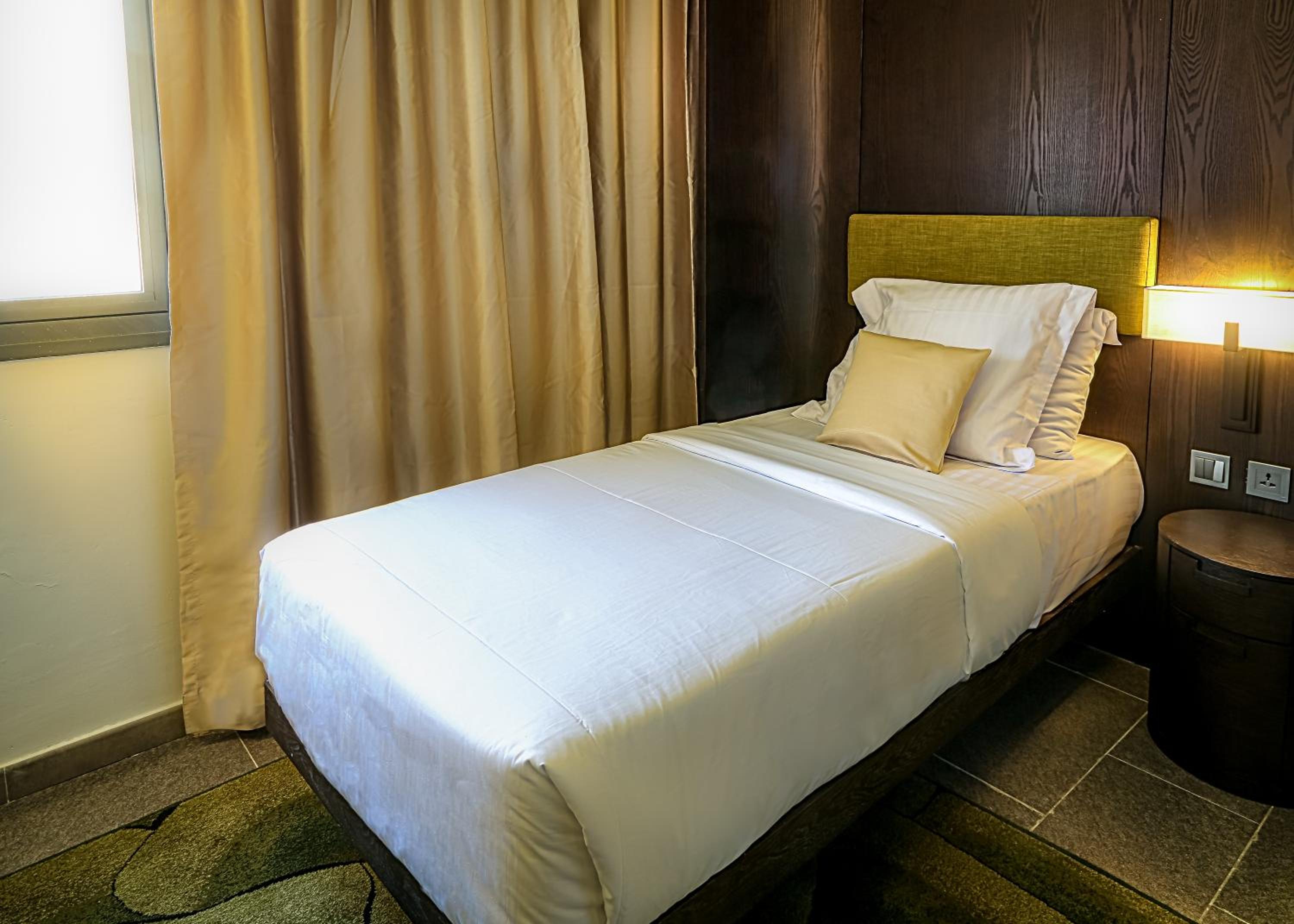 Bed & Sleeping Area