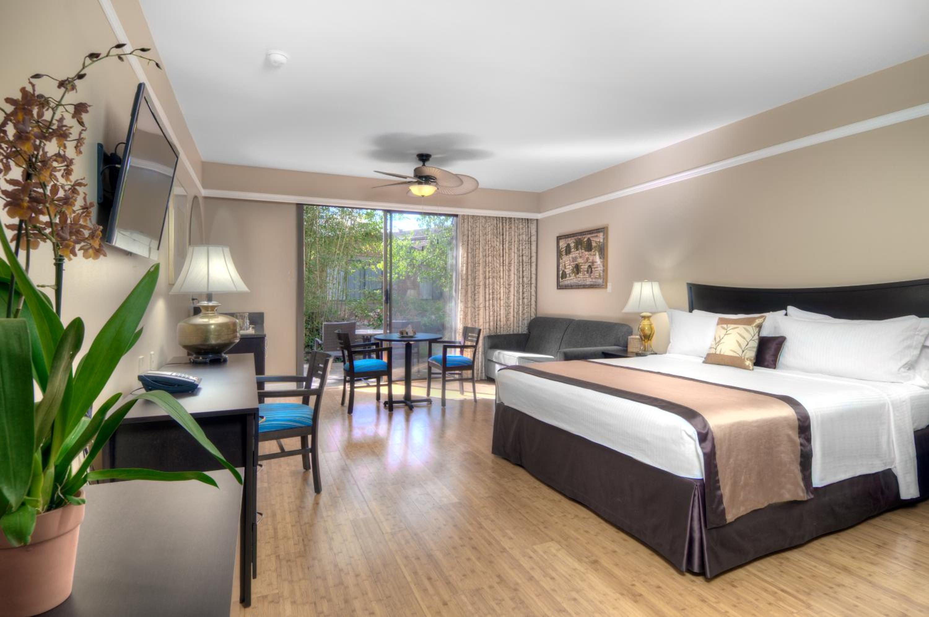 Premier King Room - Photo 1