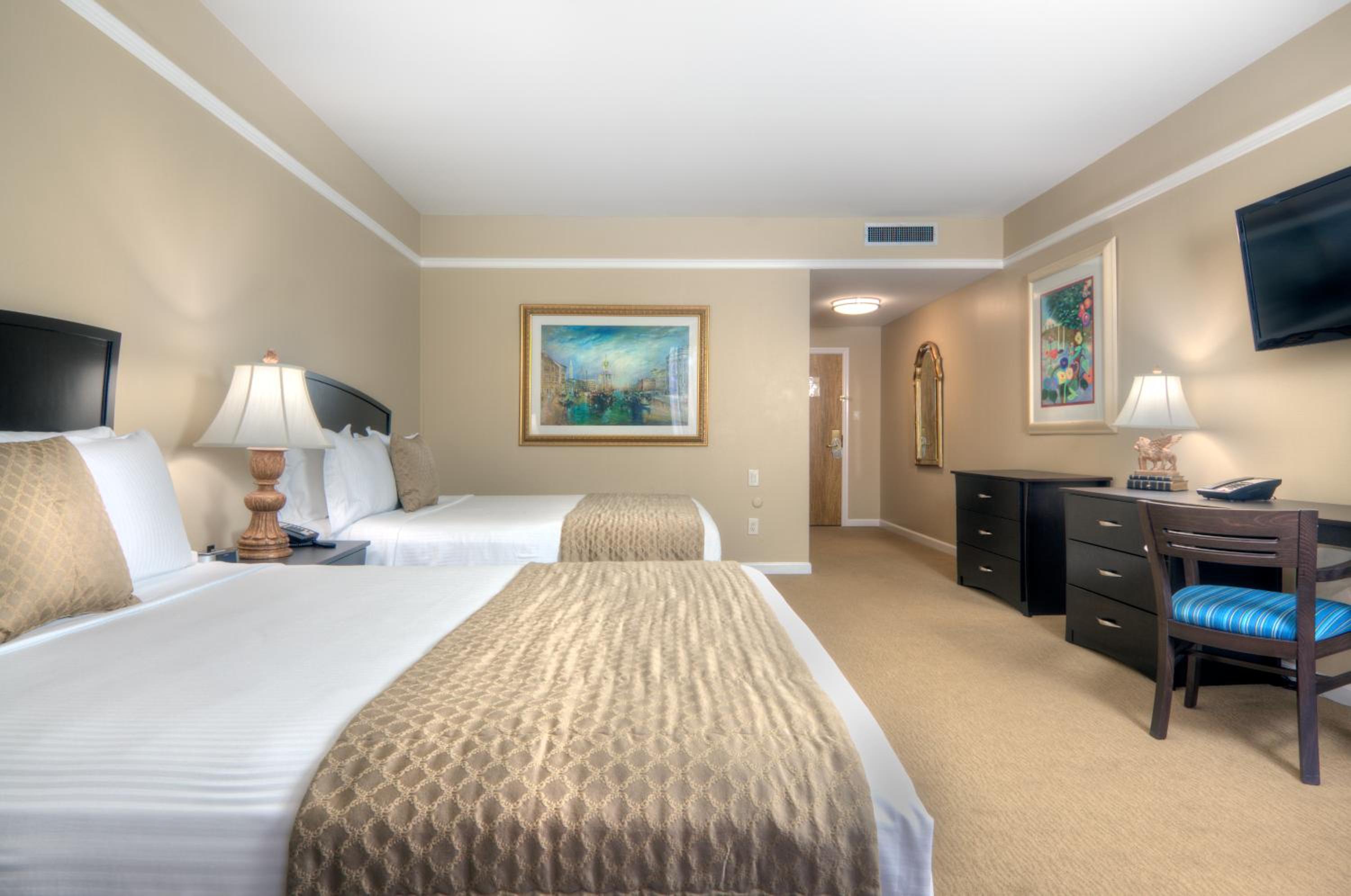 Deluxe Queen Room with Two Queen Beds - Photo 2