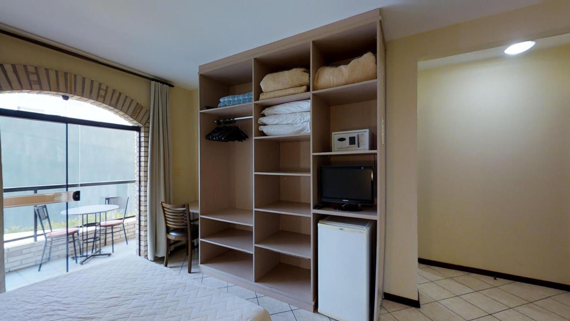 Apartment (3 Adults)