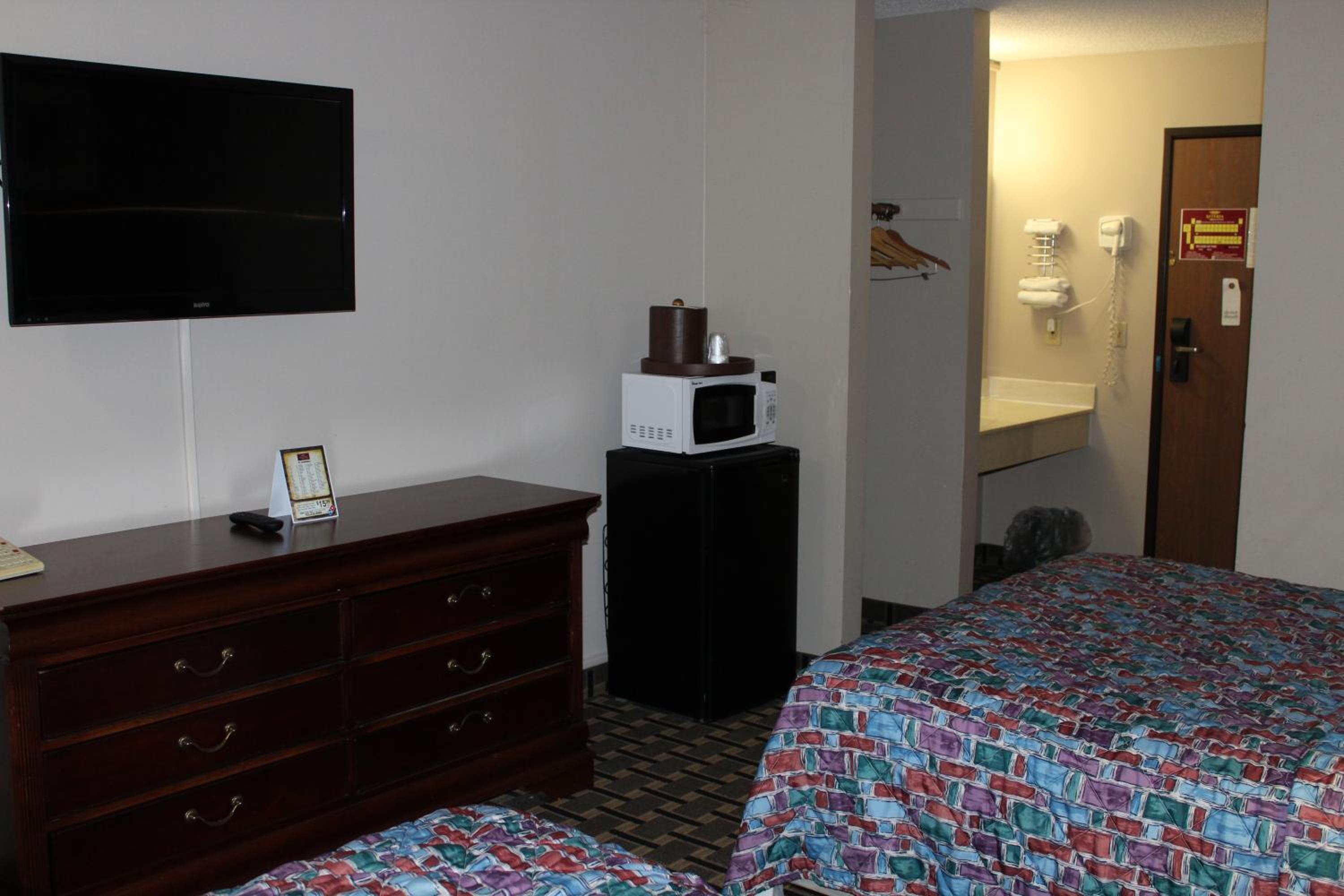 Double Room with Two Double Beds - Non-Smoking - Photo 11