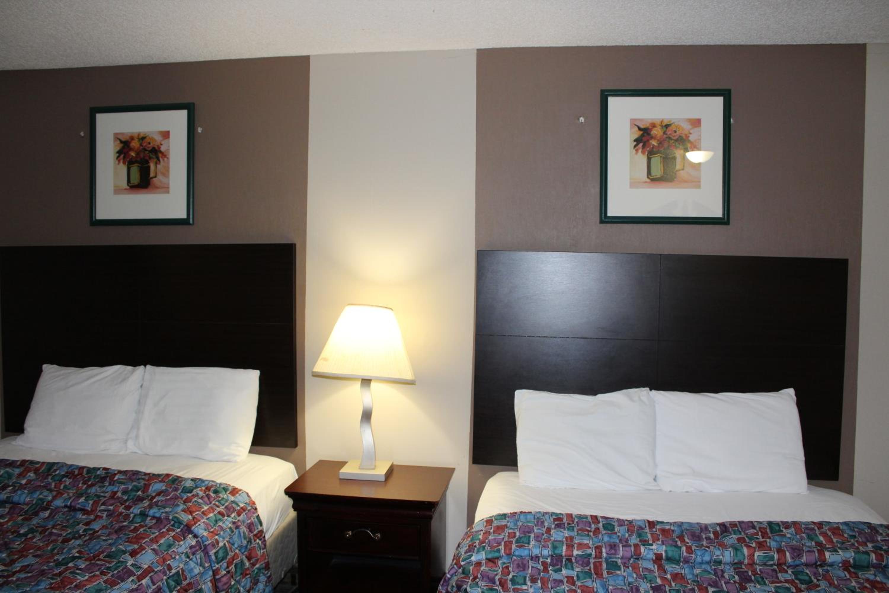 Double Room with Two Double Beds - Non-Smoking - Photo 2