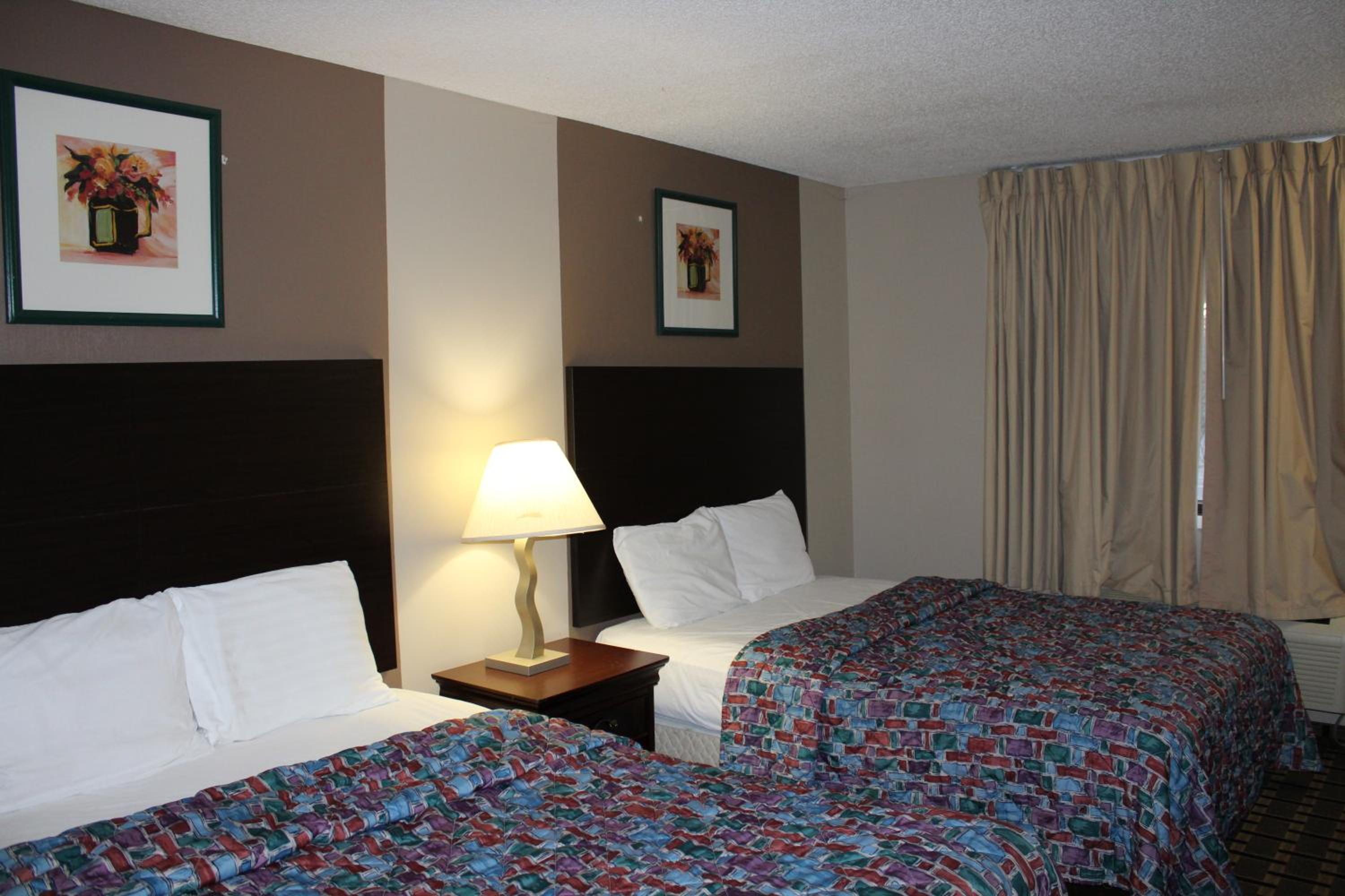 Double Room with Two Double Beds - Non-Smoking - Photo 4