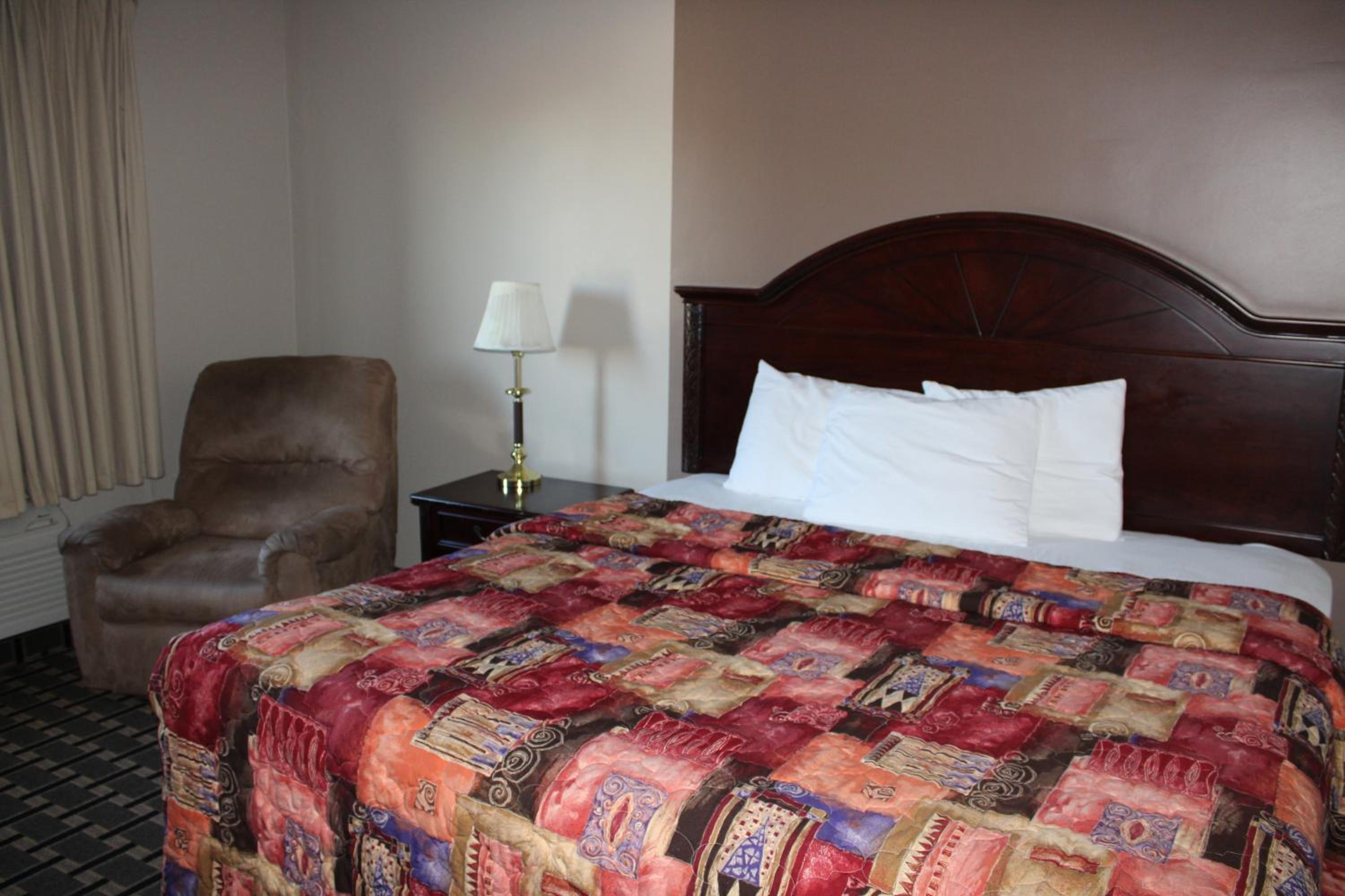 King Room - Non-Smoking - Photo 13