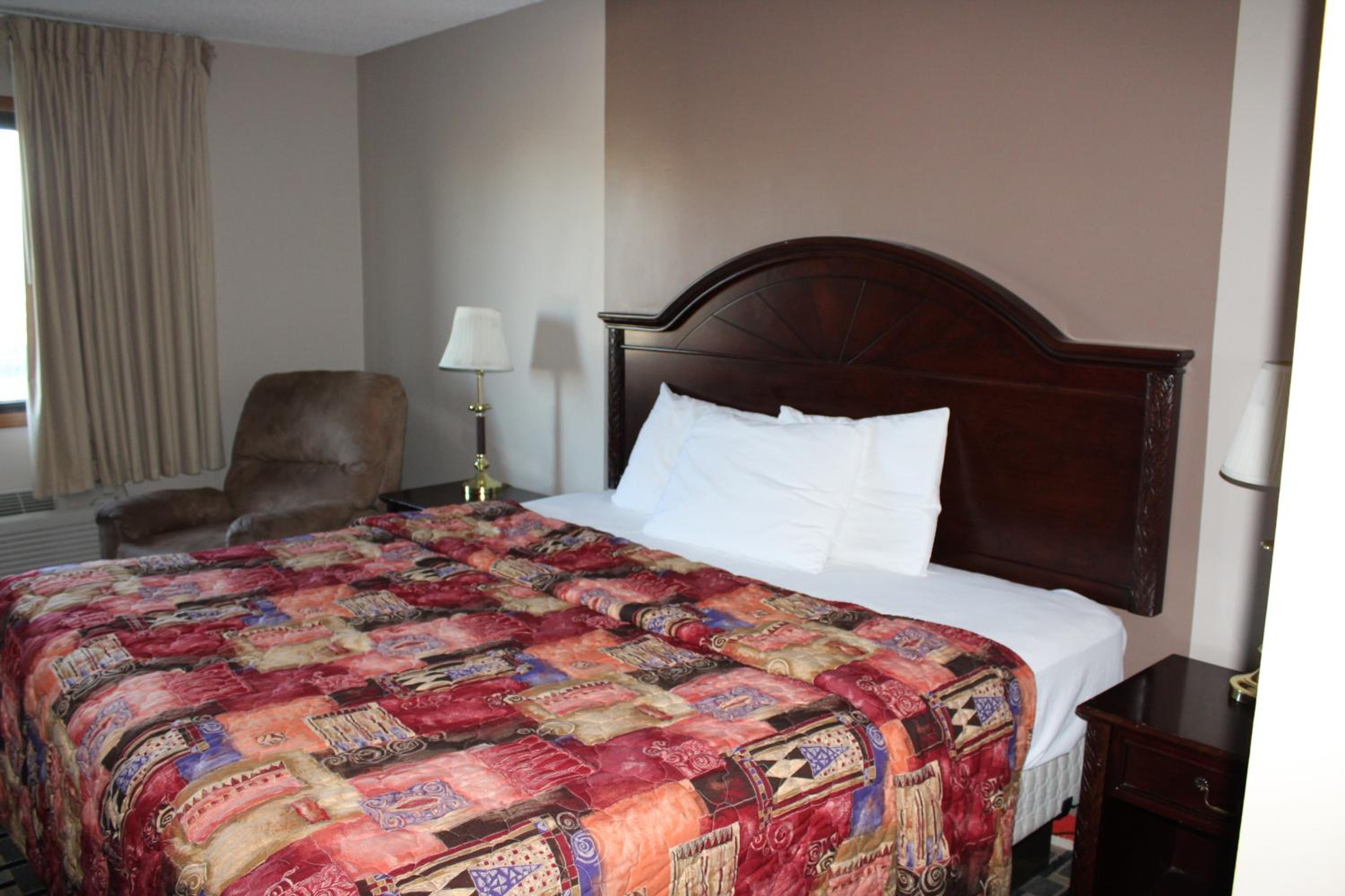 King Room - Non-Smoking - Photo 6