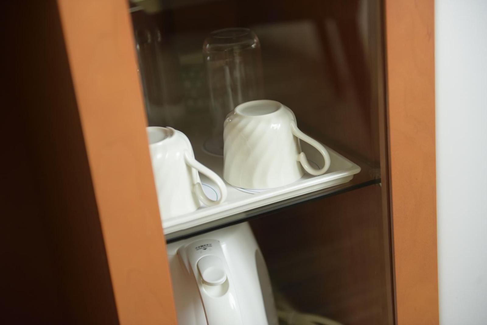 Standard Twin,Non-Smoking (East Wing) - Photo 5