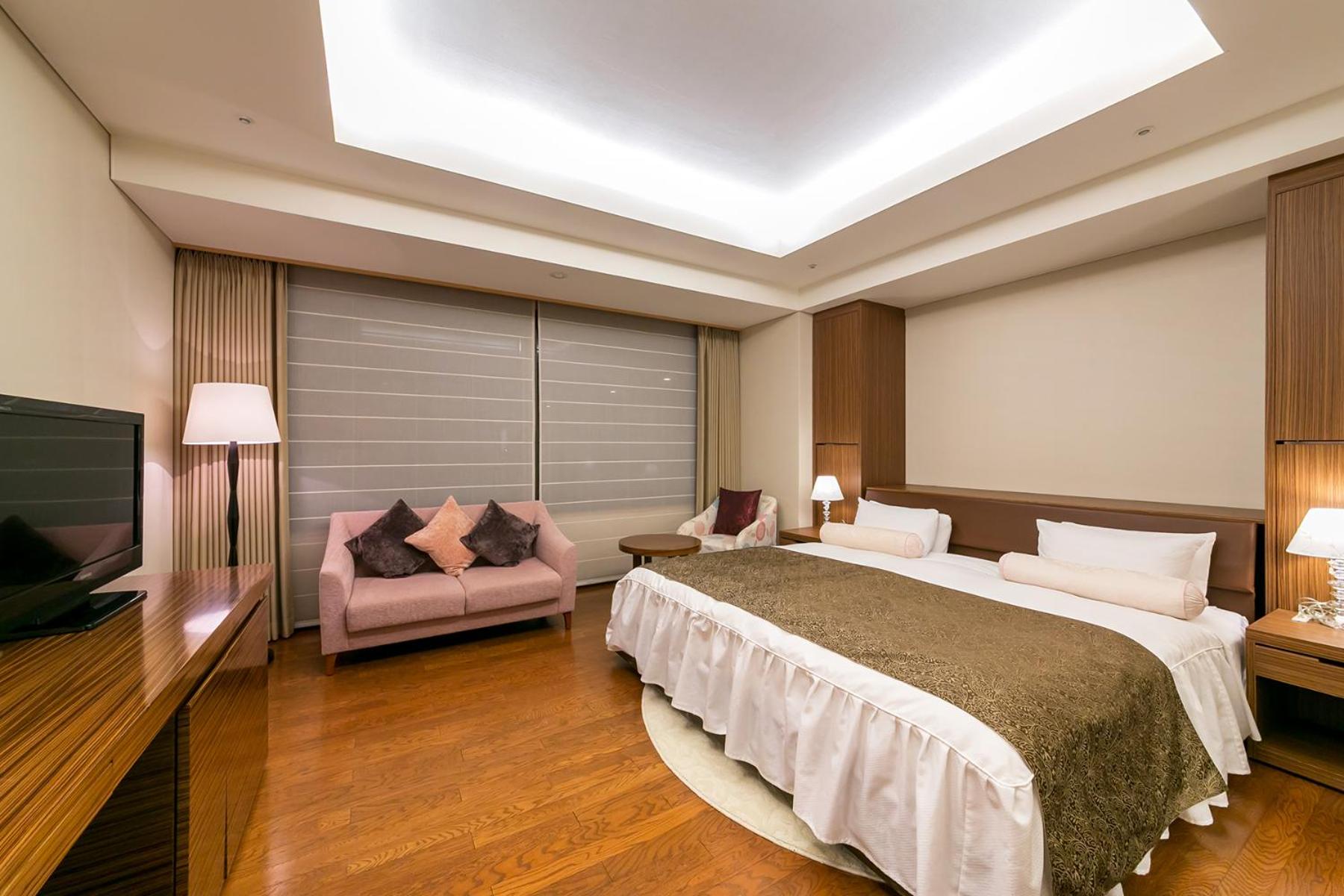 Double Room - Non-Smoking  - Photo 4