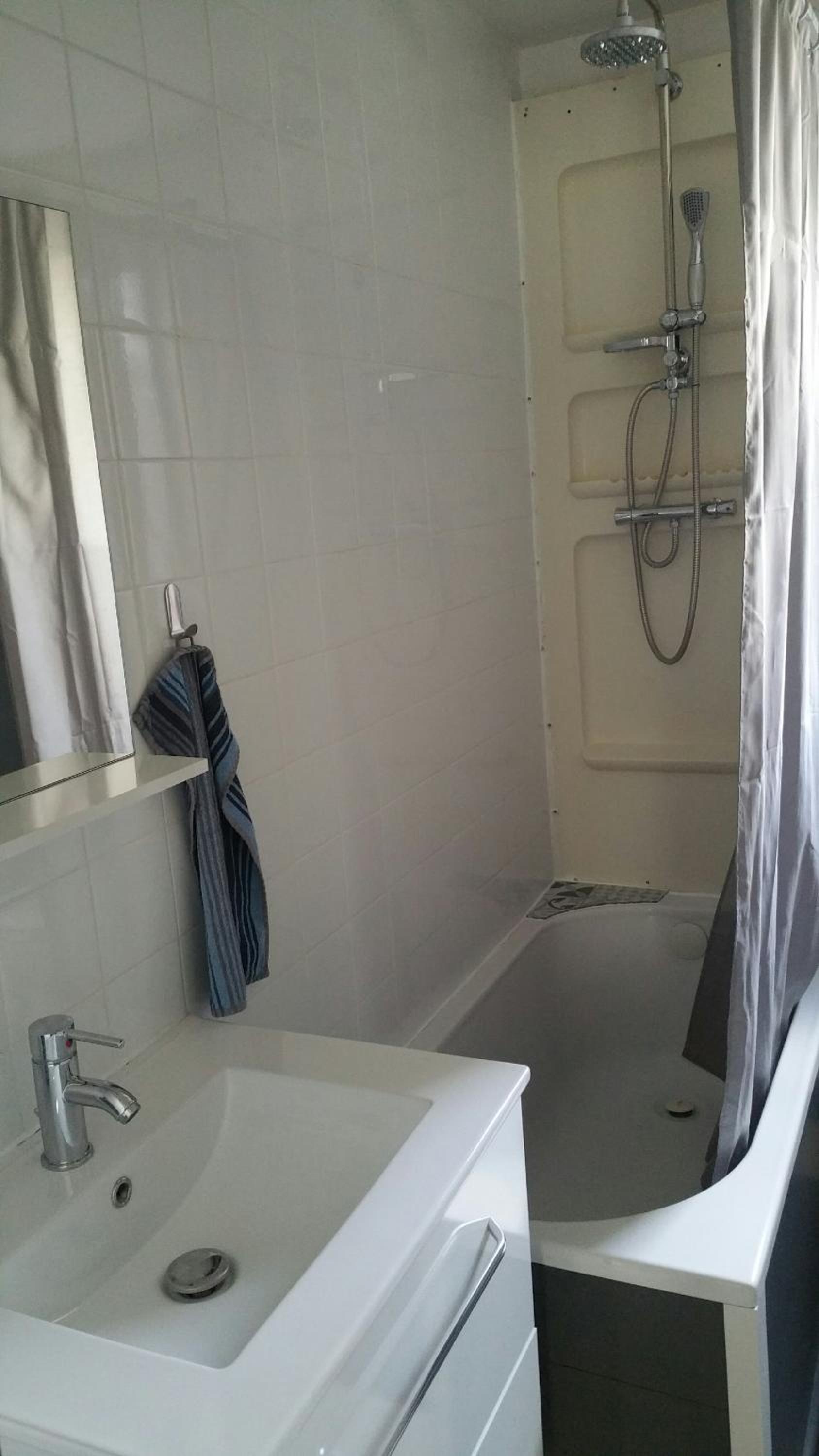 One-Bedroom Apartment - Photo 14