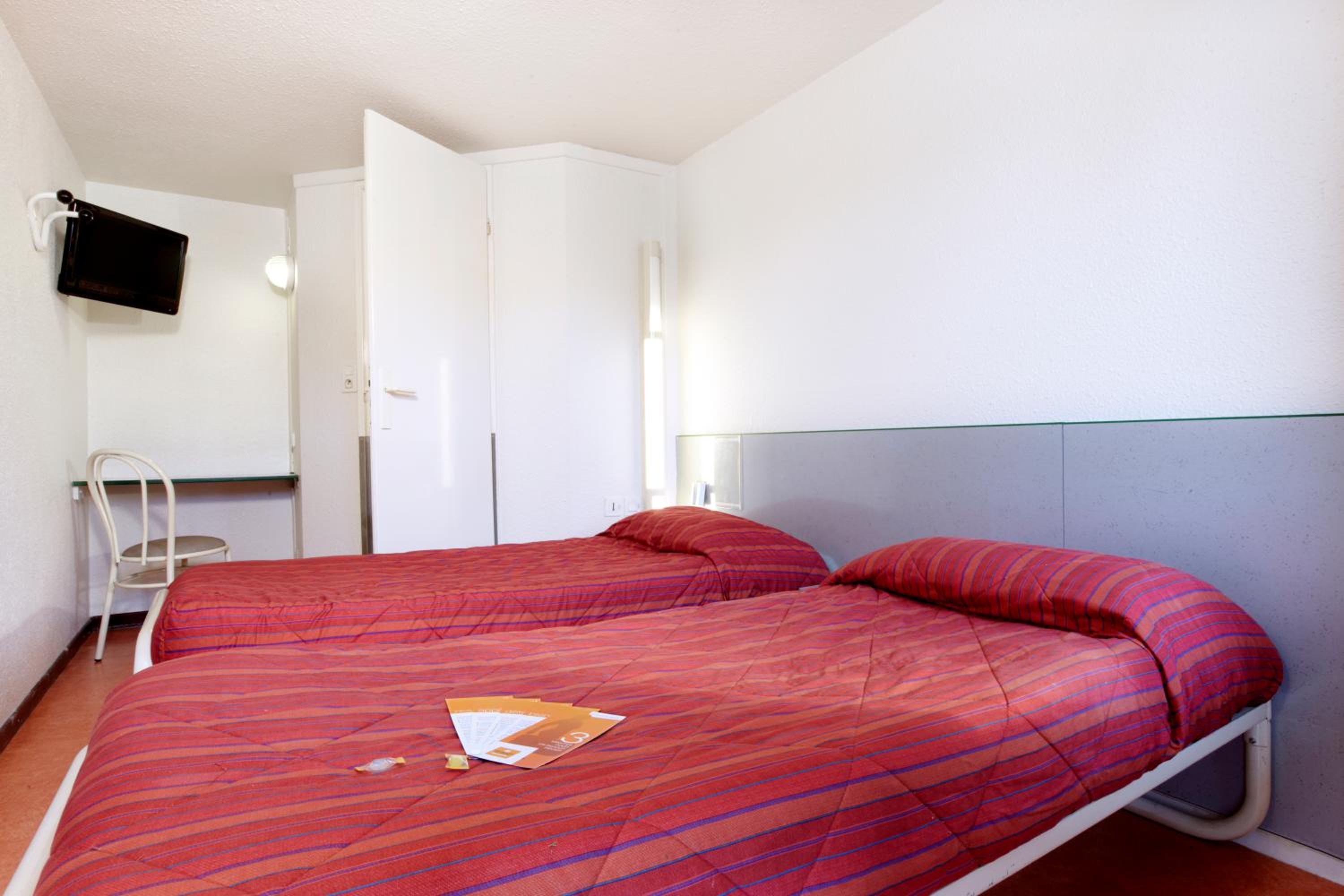Twin Room - Photo 1