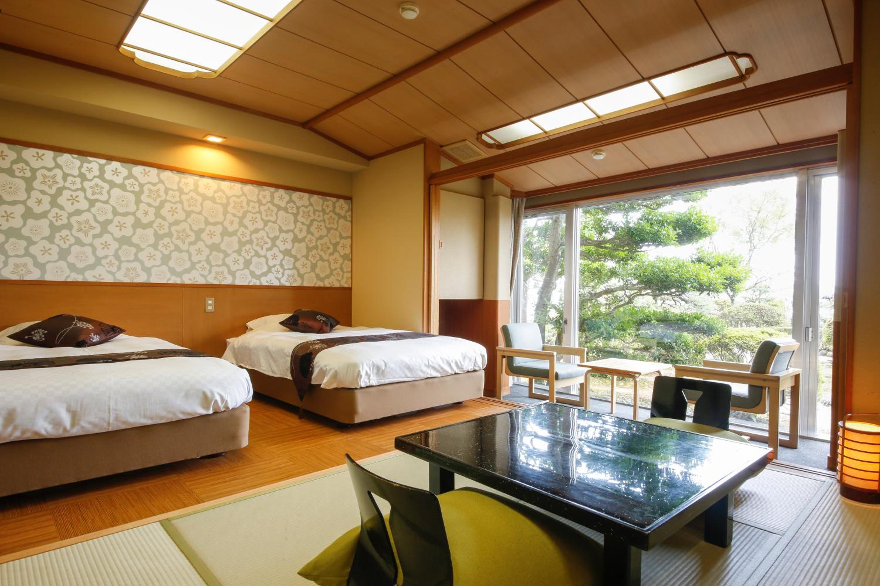 Room with Tatami Area with Garden View South Wing First Floor - Buffet Dinner photo 1