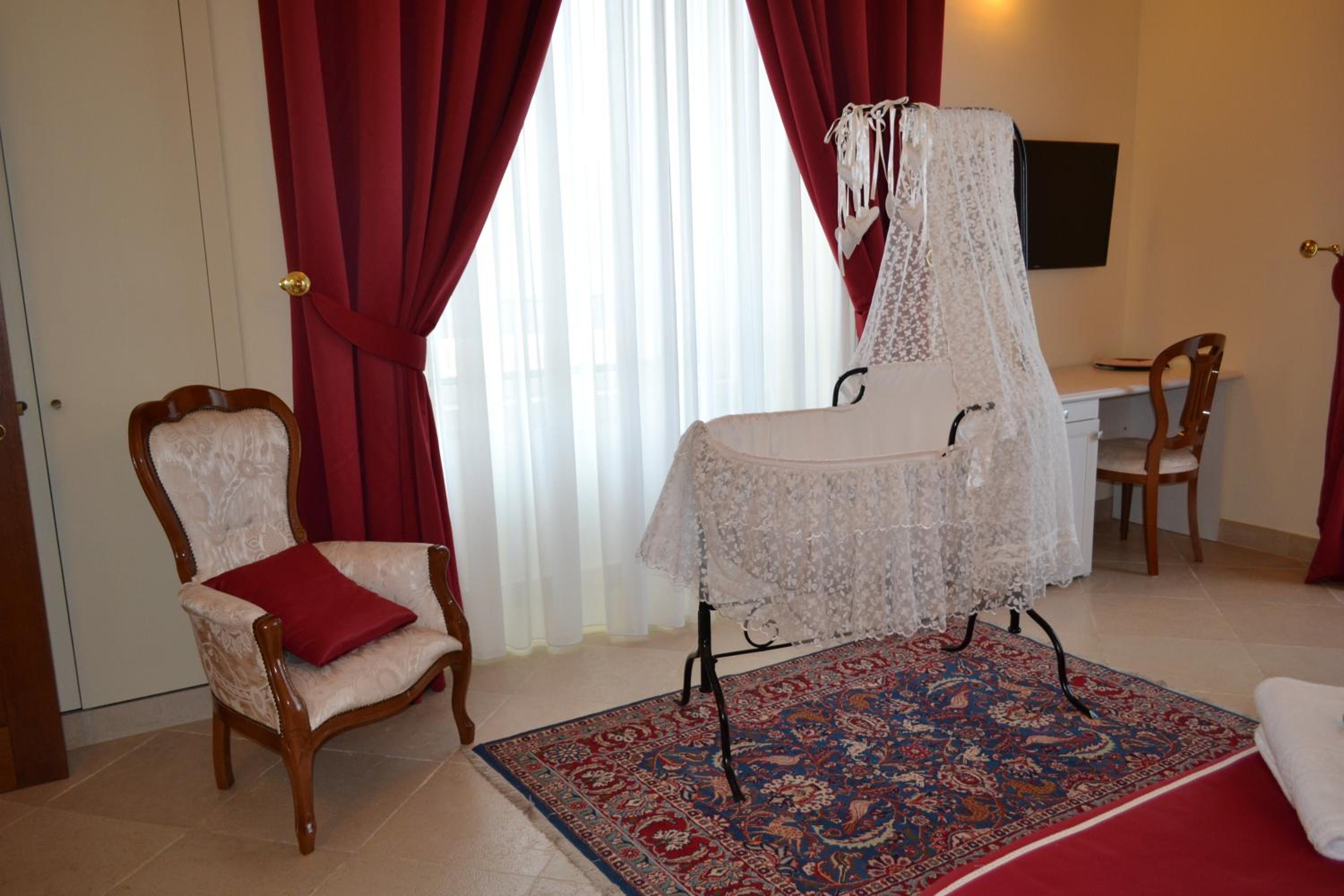Deluxe Double Room photo 3