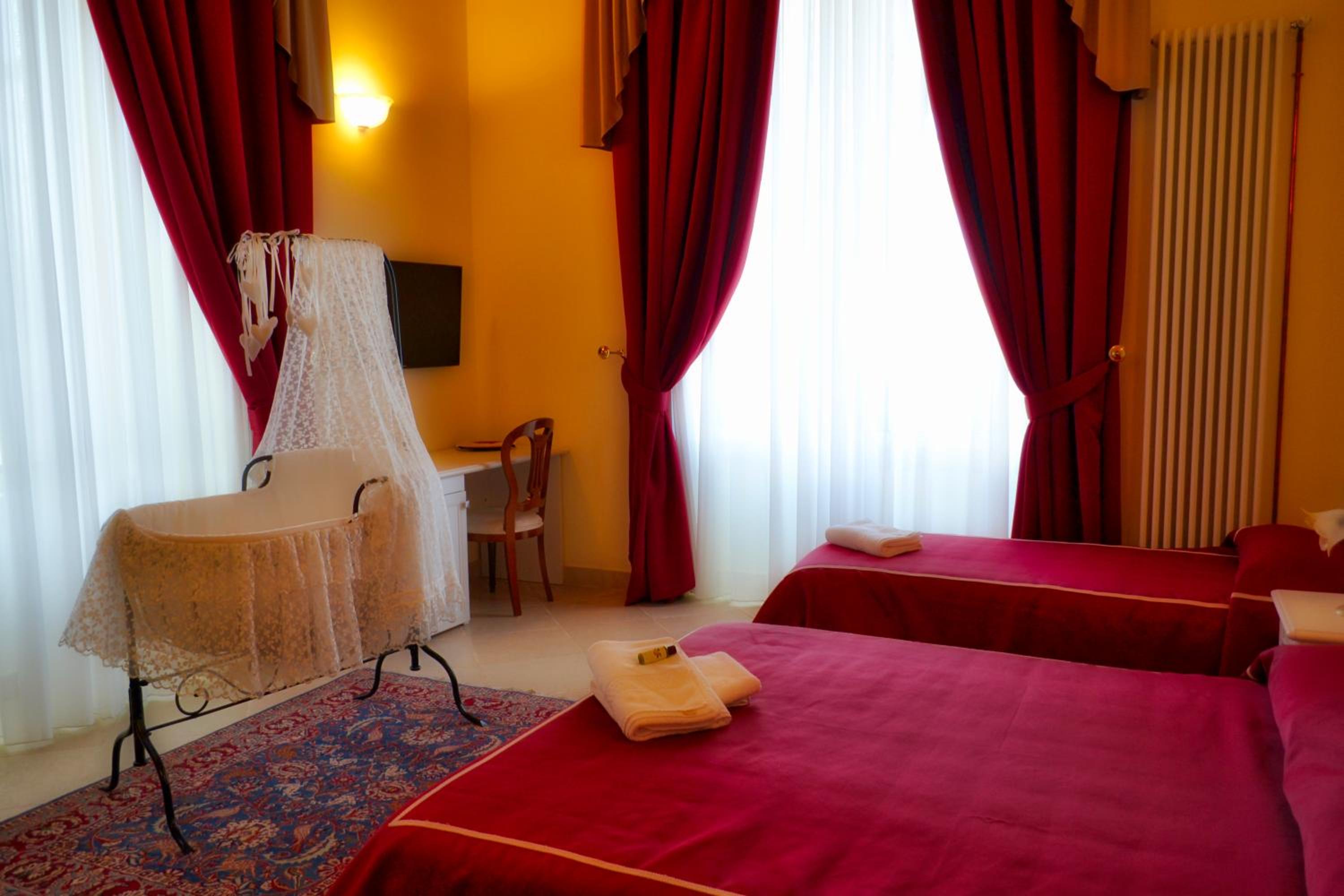 Deluxe Double Room photo 2