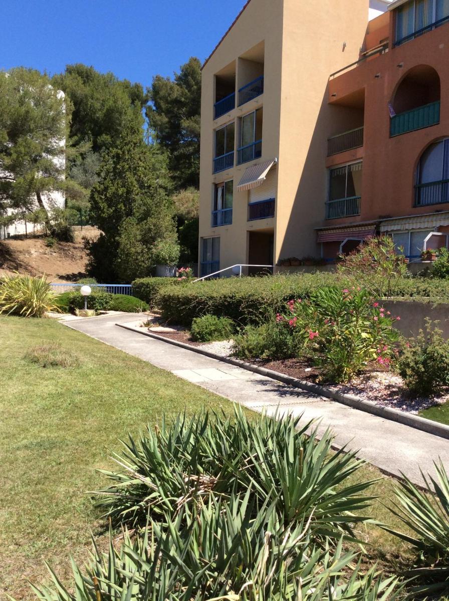 Apartment with Garden View photo 3