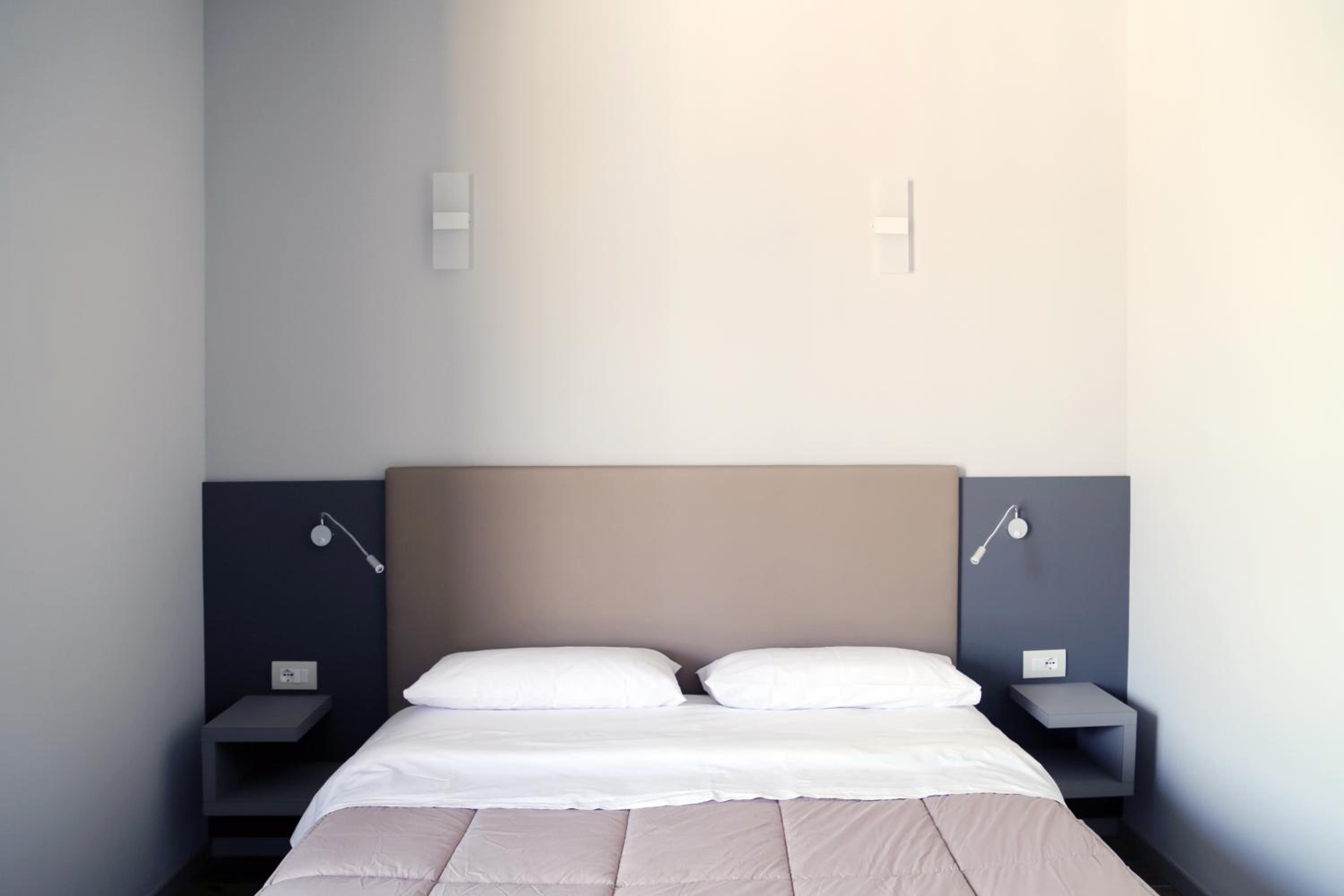 Double Room - Photo 3