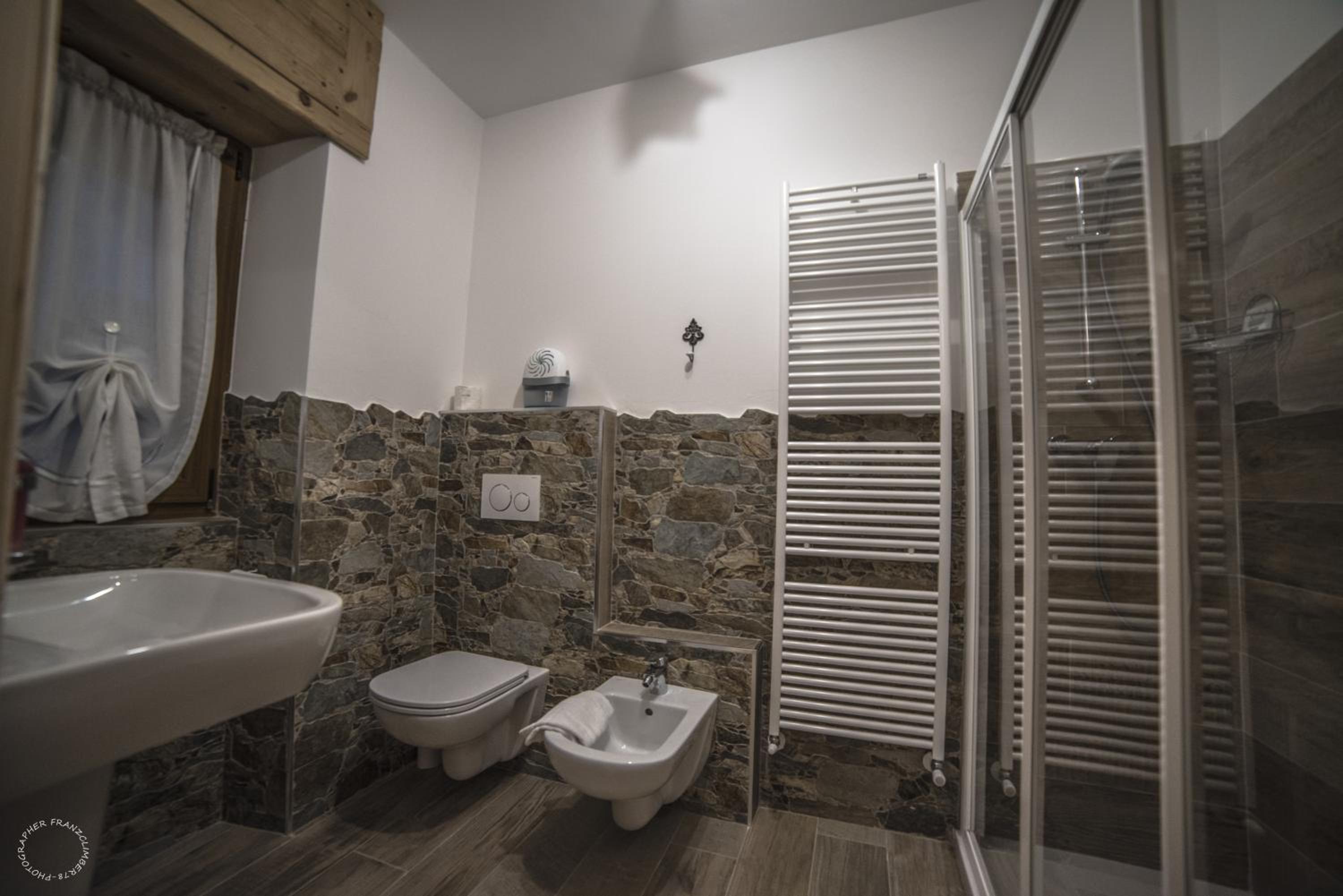Double or Twin Room with Private Bathroom photo 2