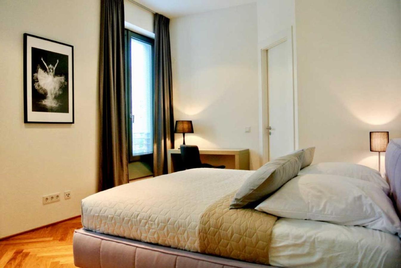 Three-Bedroom Apartment photo 1