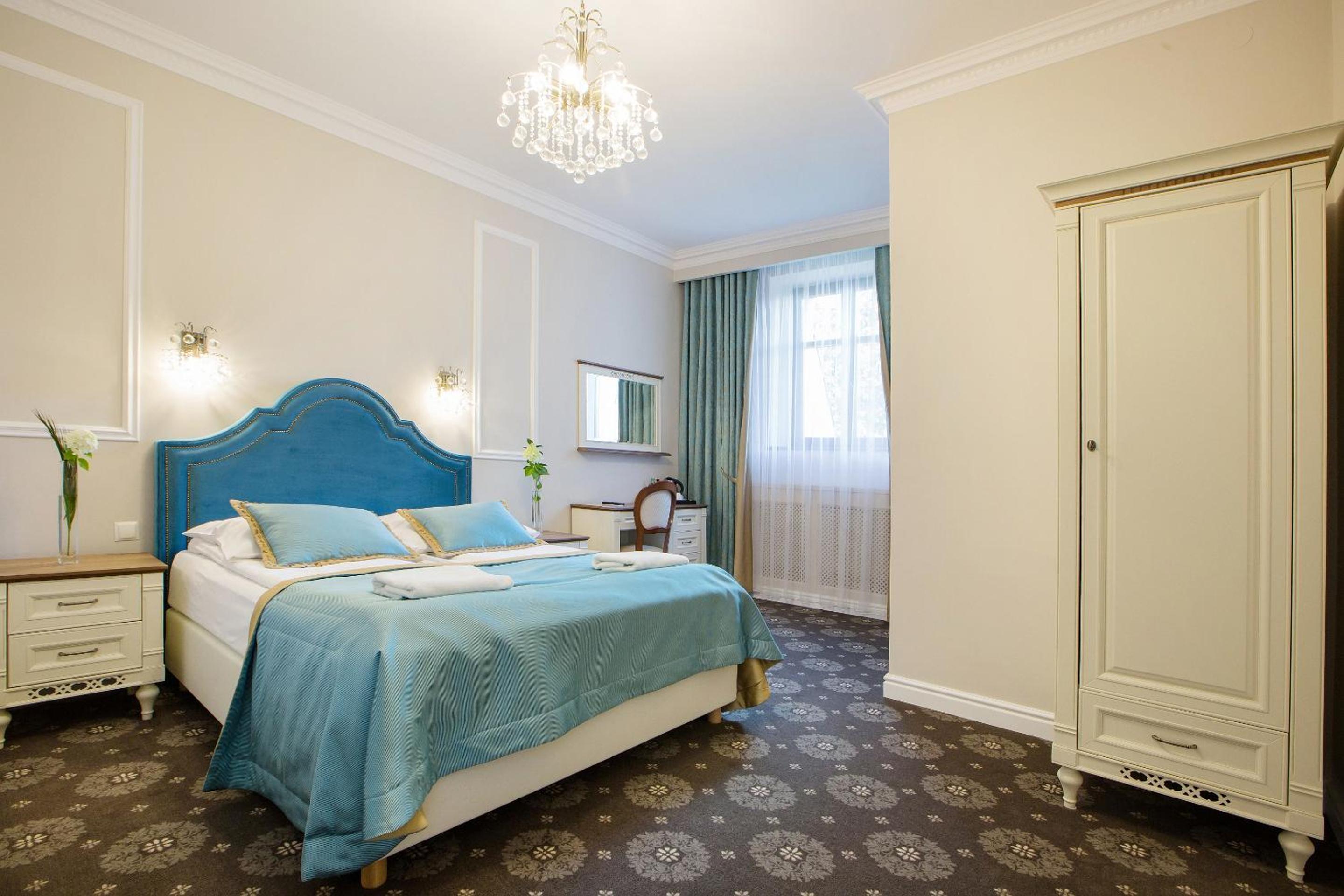 Large Double Room - Photo 6