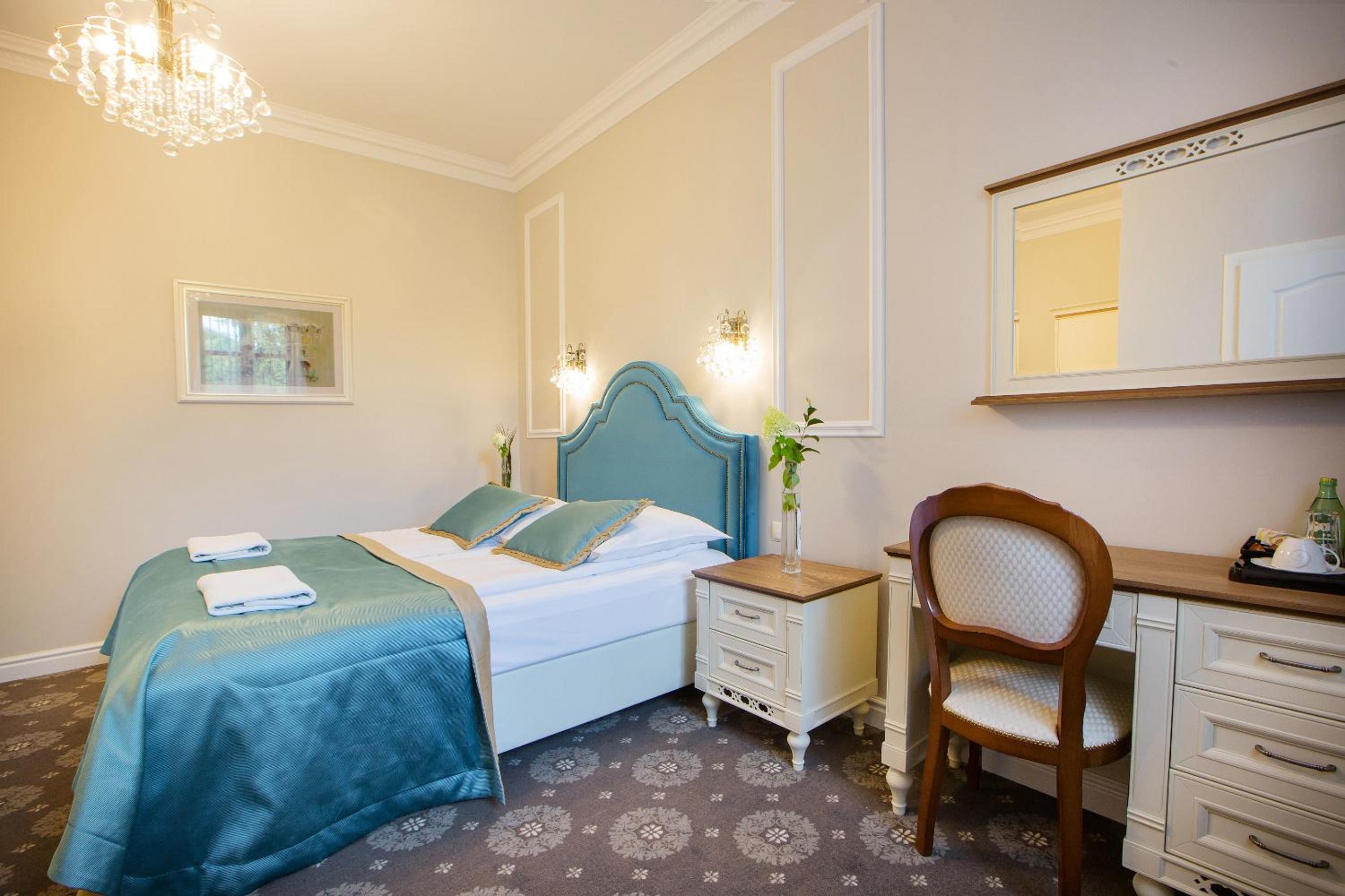 Large Double Room - Photo 7
