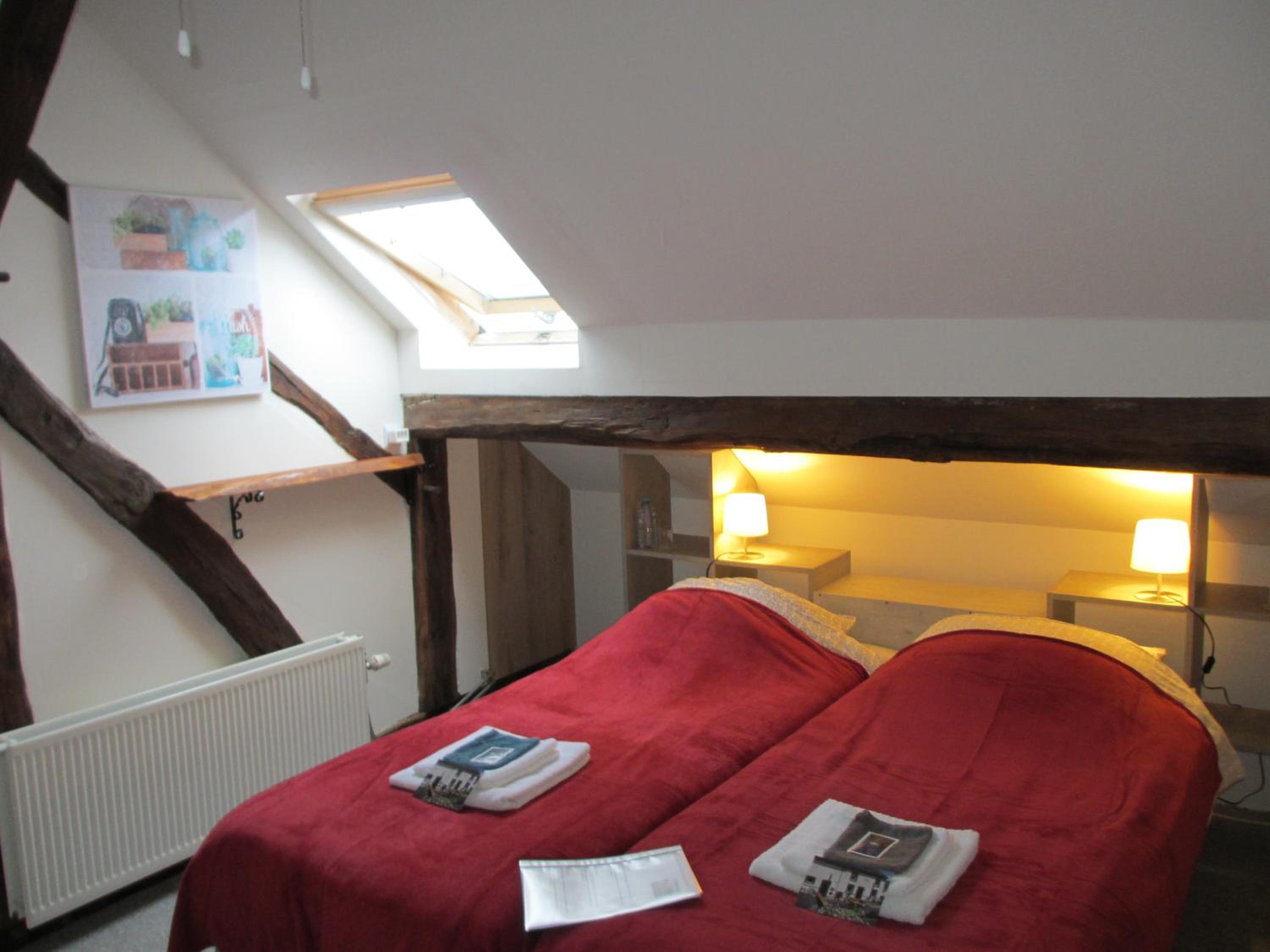 Twin Room with Private Bathroom photo 2