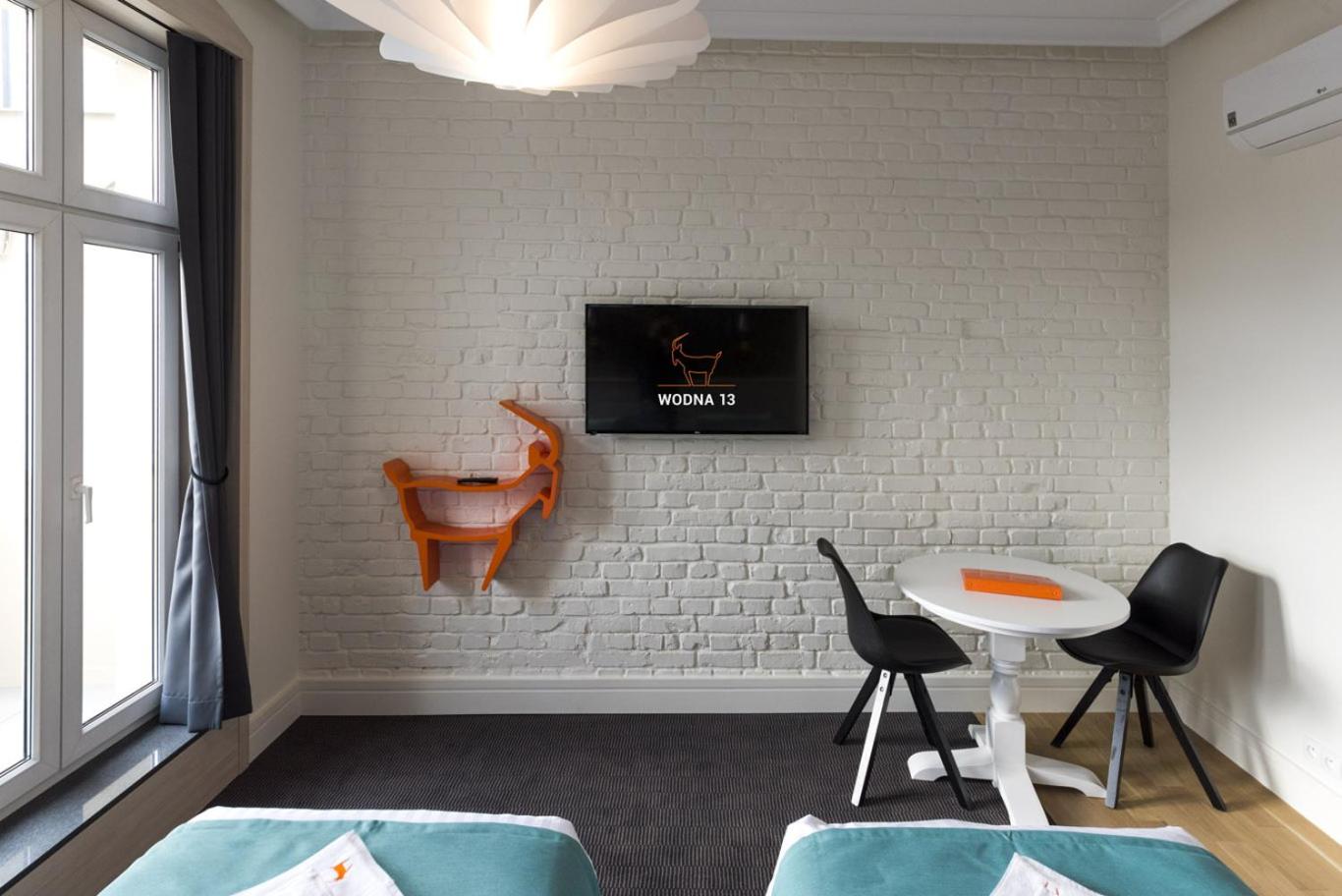 Apartment with Balcony - Photo 15