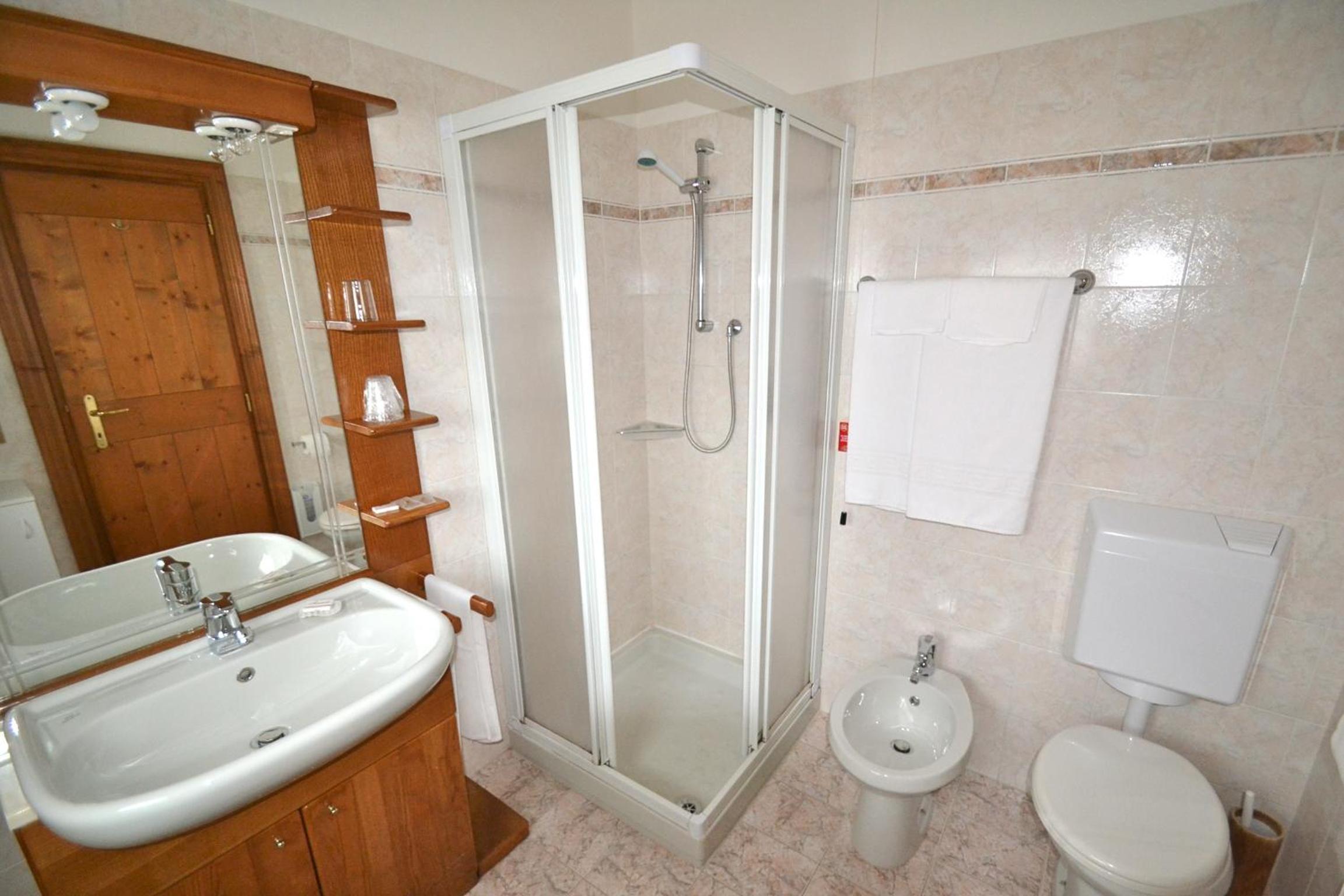 Double or Twin Room with Balcony photo 2