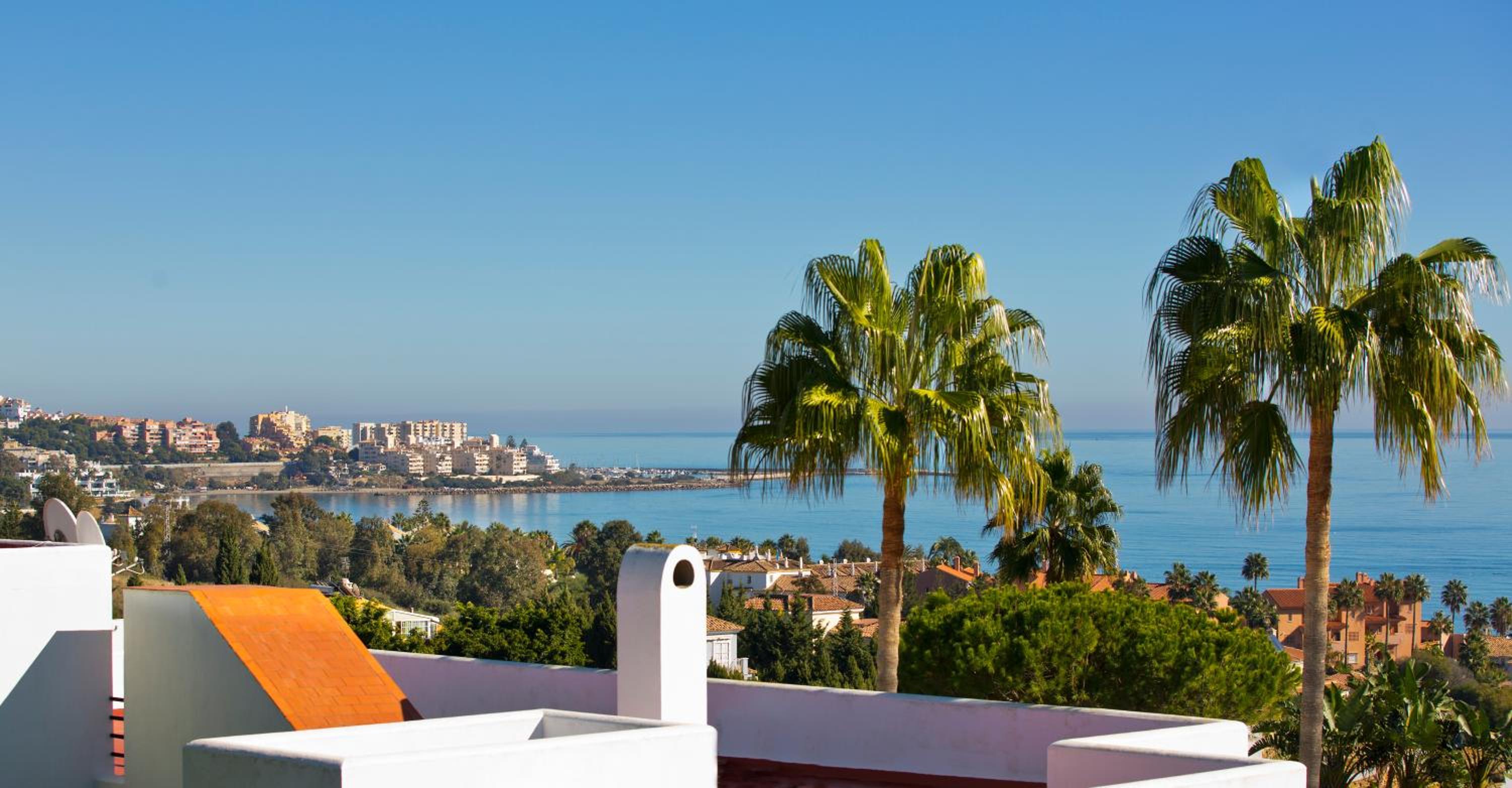 2 Bedroom Apartment with Sea View - Photo 22