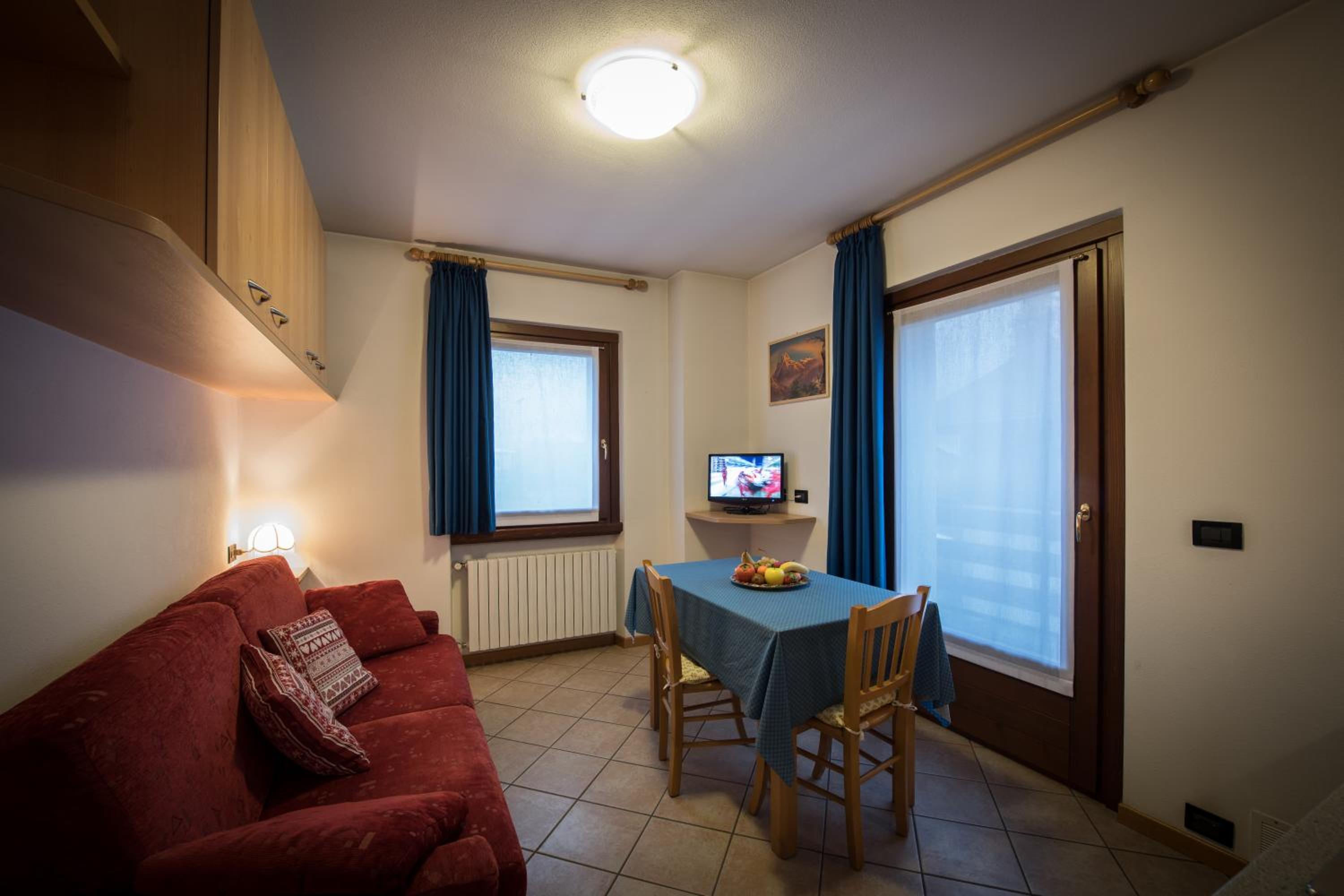 Studio Apartment photo 1