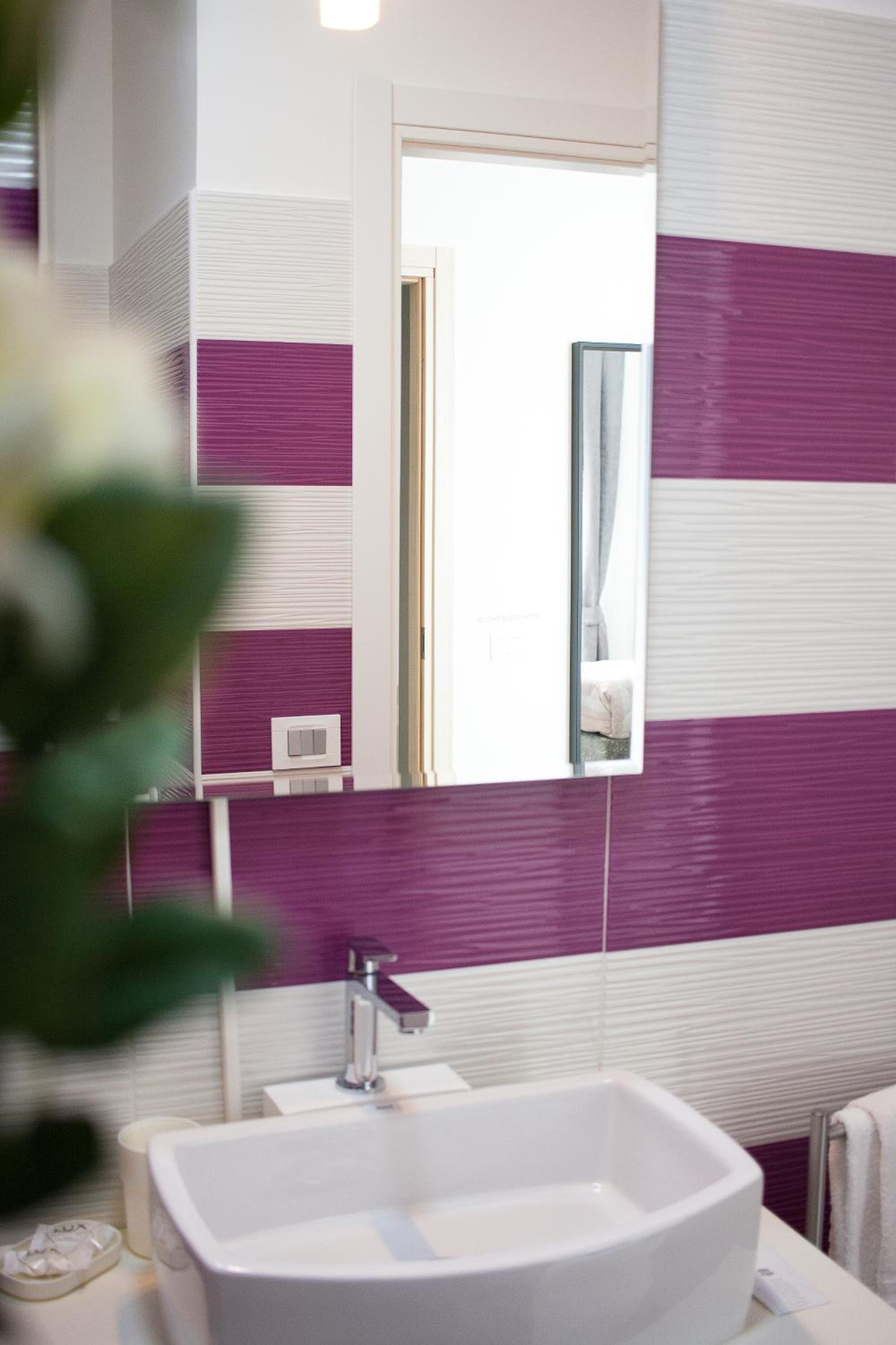 Double or Twin Room - Photo 4
