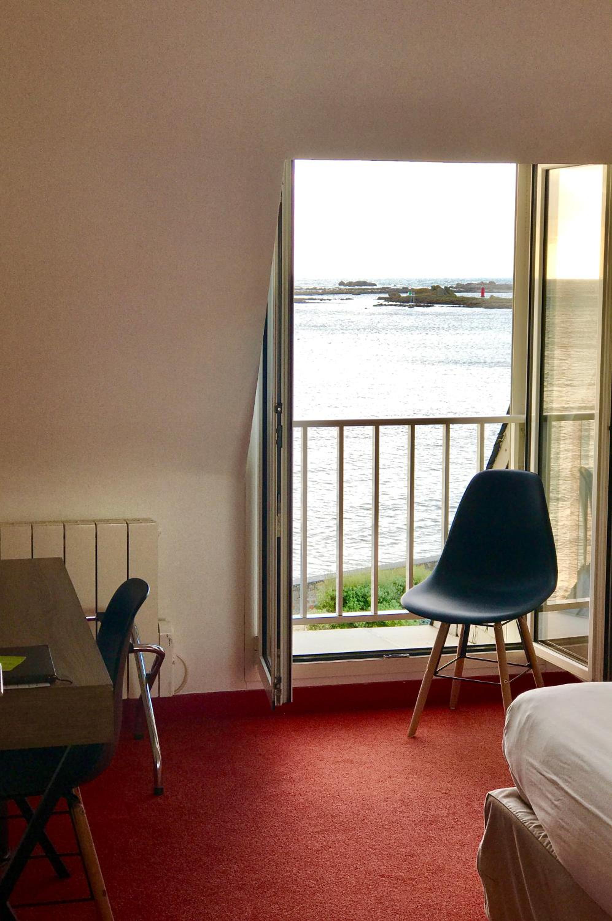 Room with Sea View - Photo 3