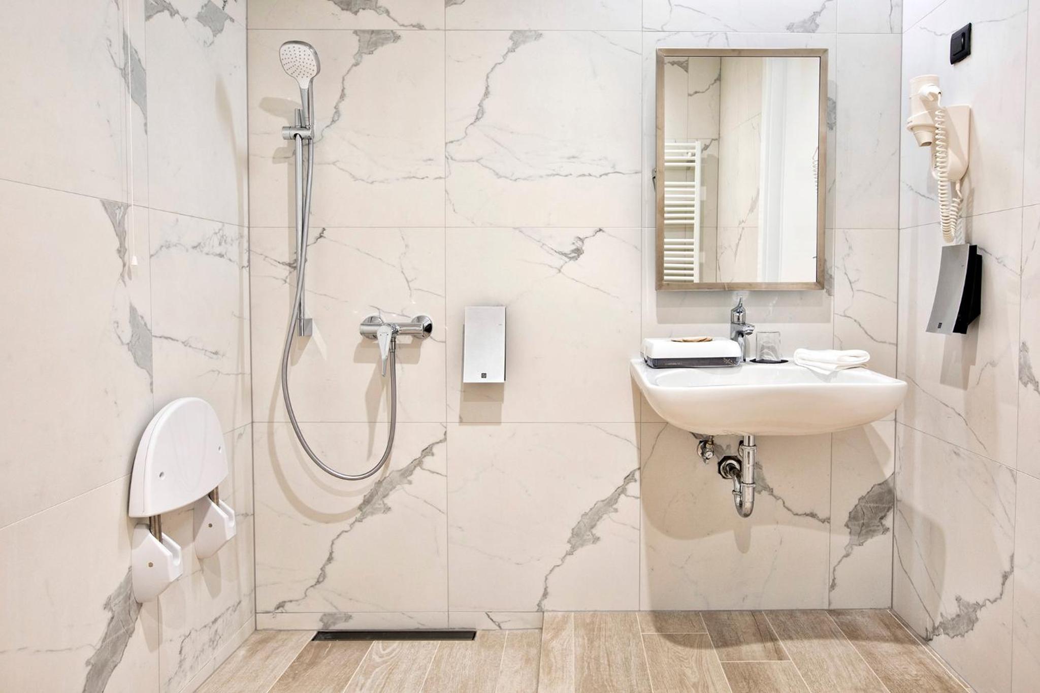 Classic Single Room with Disabled Access photo 2