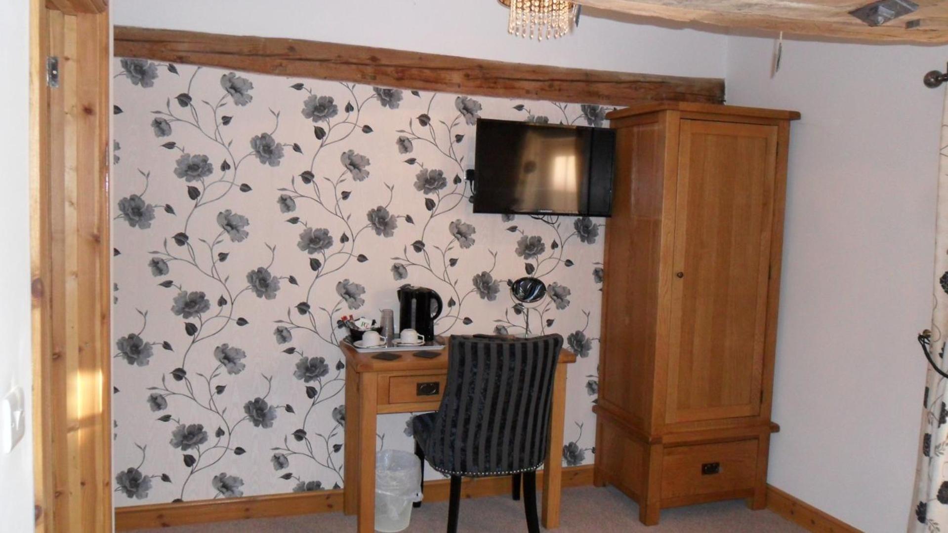 Double Room With Shower photo 2
