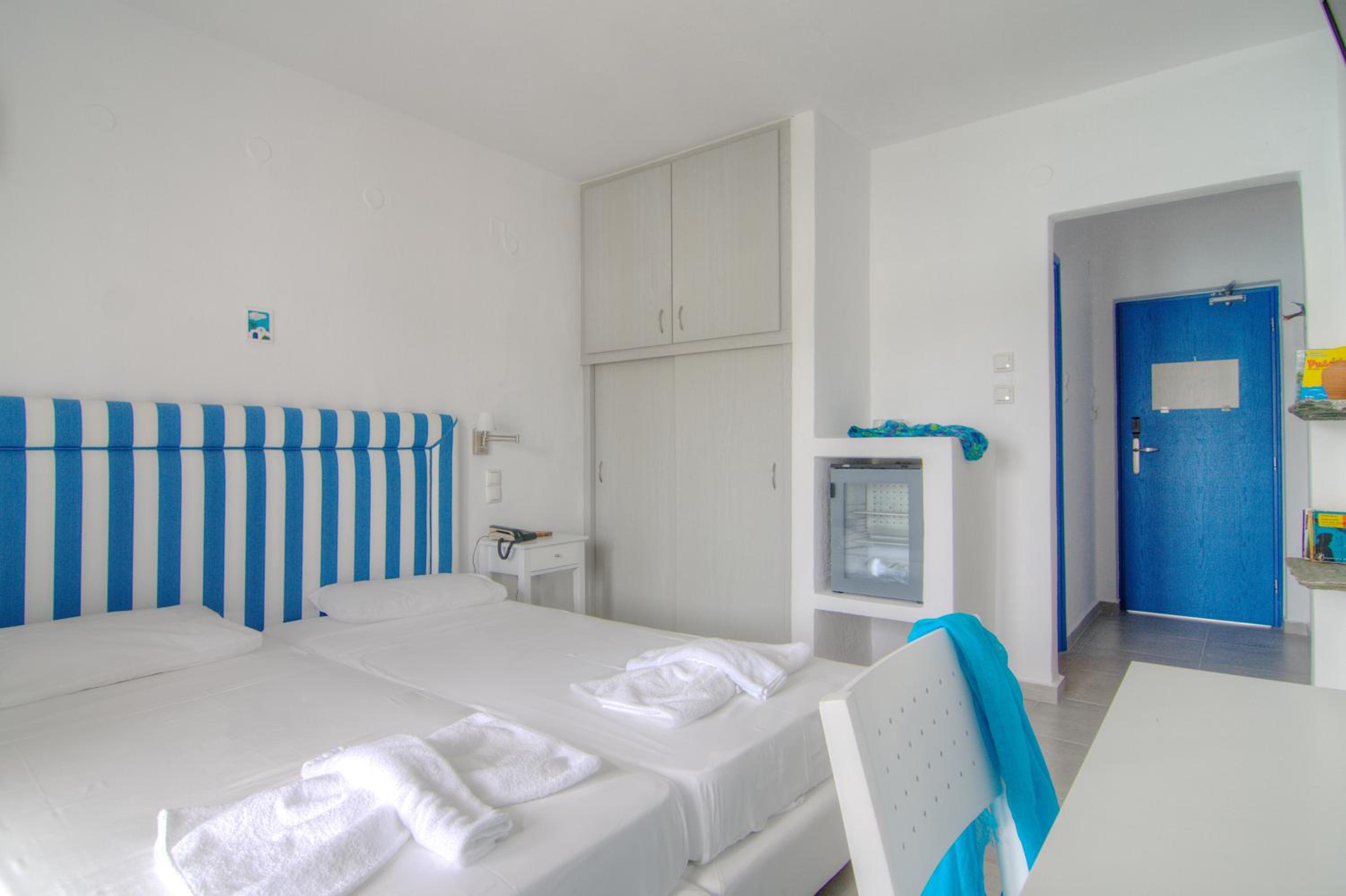 Double or Twin Room with Sea View photo 3