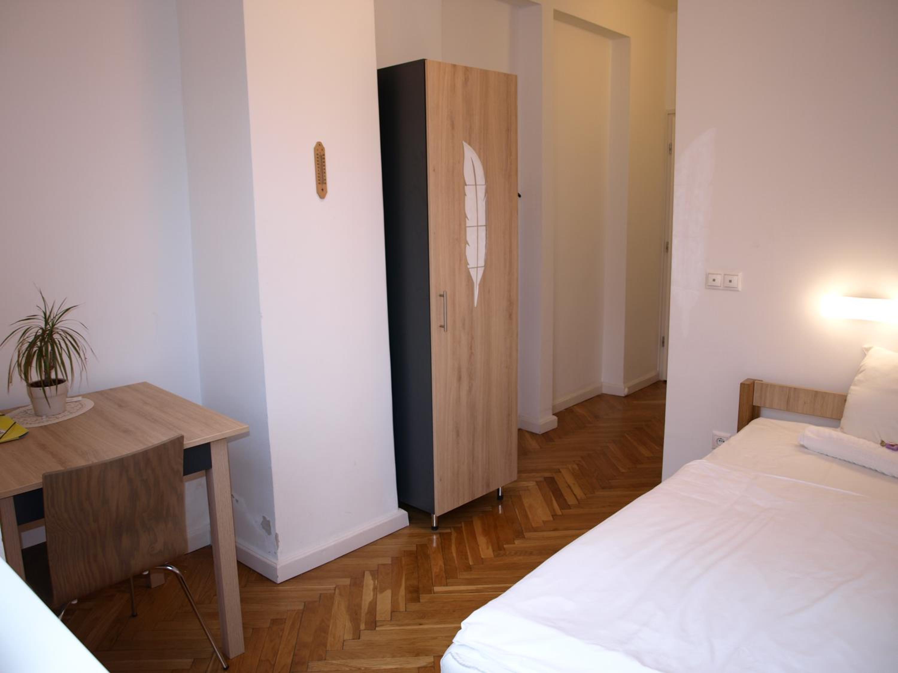 Single Room with Bathroom photo 1